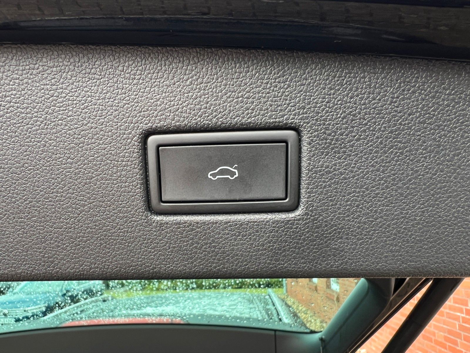 Volkswagen Tiguan Elegance TDi DSG - Samsaru's Car Outlet