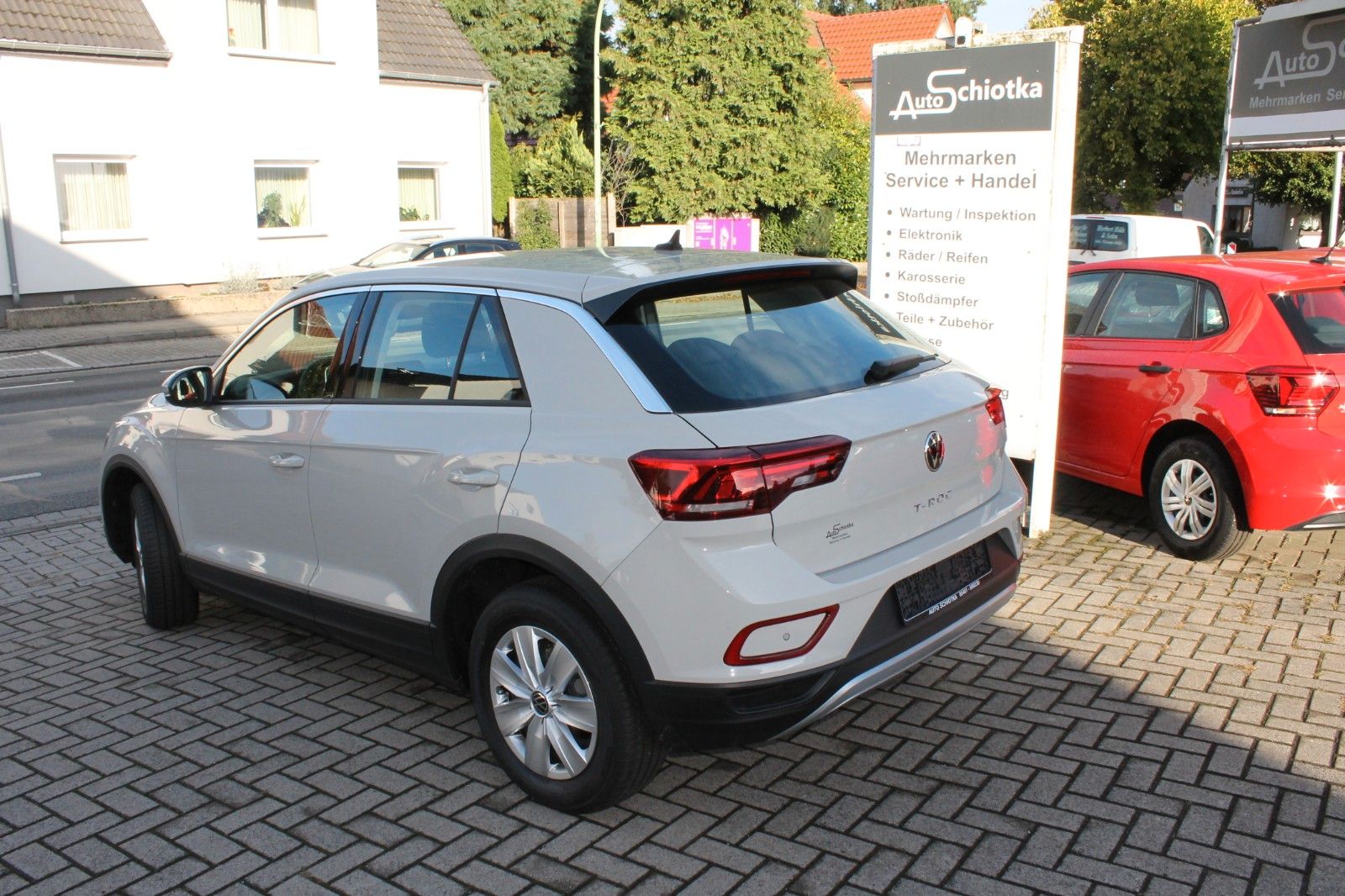 Volkswagen T-Roc 1.0 TSi - Samsaru's Car Outlet