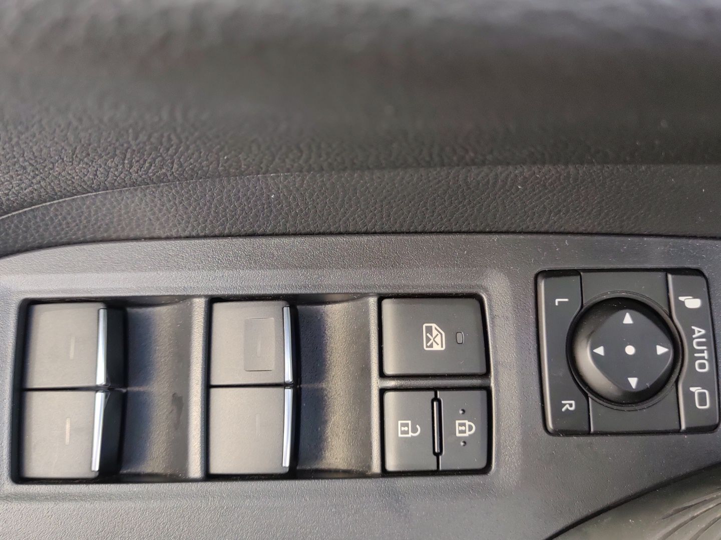 Toyota RAV4 Plug-in Hybrid 4x4 Team*AHK*Bearlock