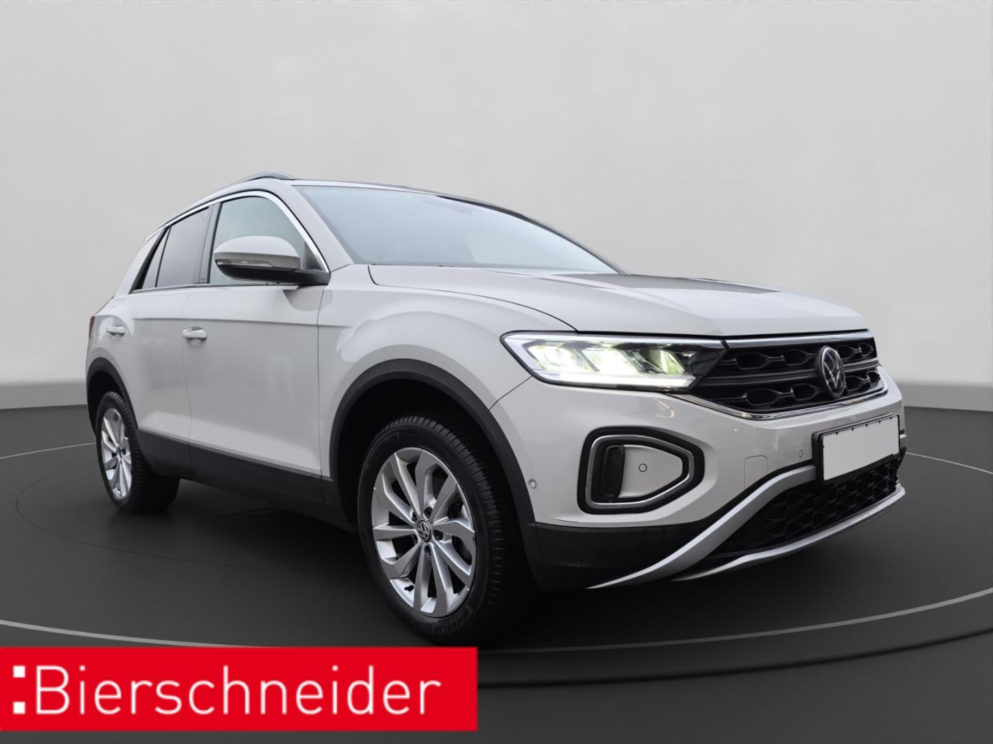 Volkswagen T-Roc 1.5 TSI DSG Life - Samsaru's Car Outlet