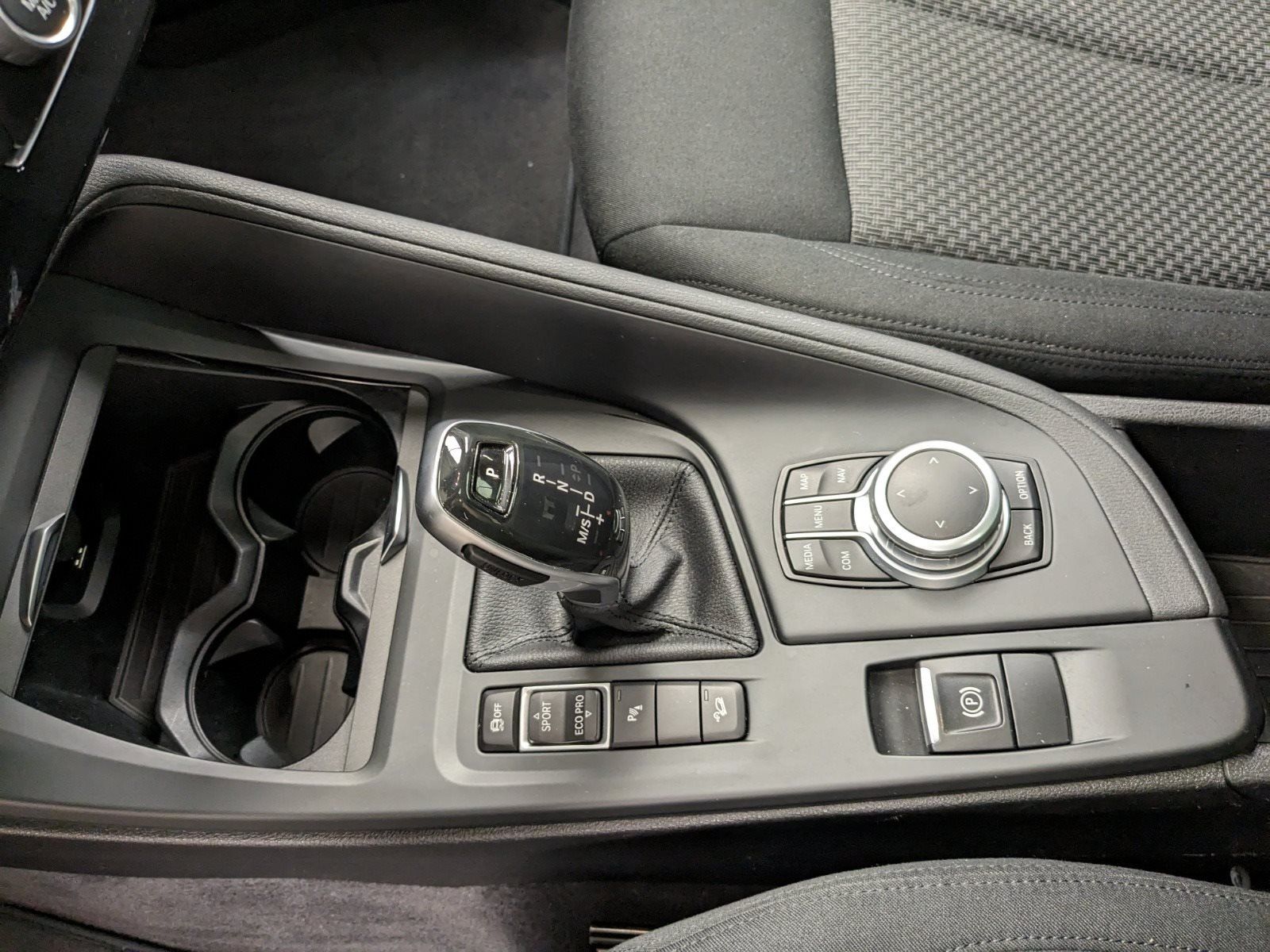 BMW X1 xDrive18d - Samsaru's Car Outlet
