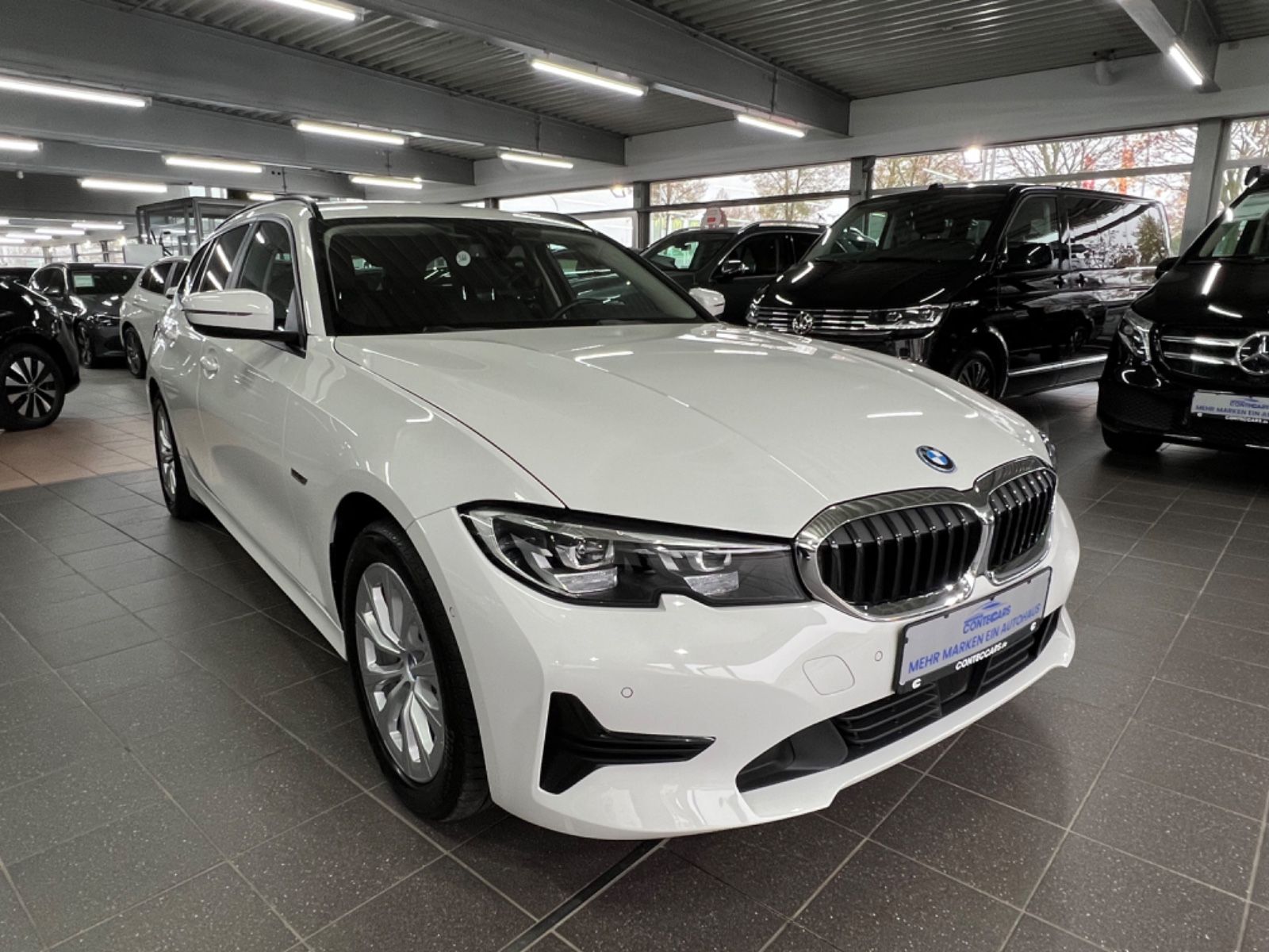 BMW 330 e Advantage Touring - Samsaru's Car Outlet