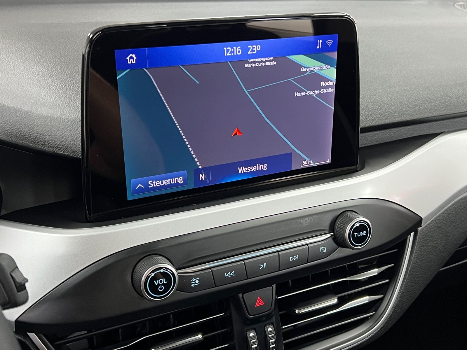 Ford Focus Turnier Cool & Connect - Samsaru's Car Outlet