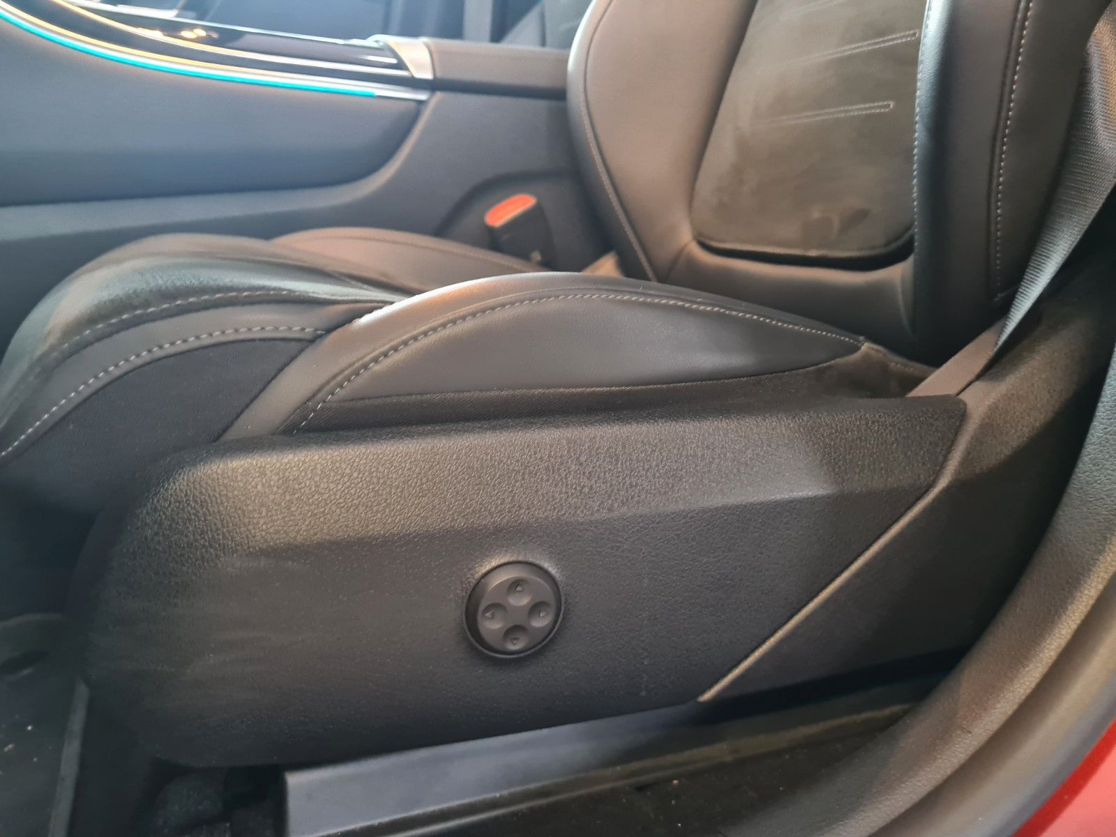Mercedes-Benz GLC 300e AMG*Night*Pano*Airm*ACC*OffRd*AHK*360°