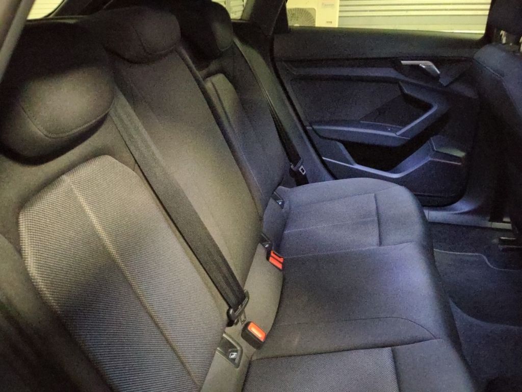 Audi A3 Sportback 40TFSIe S tronic Matrix SHZ PDC hin