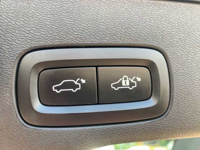 Volvo XC60 B4 AWD Inscription Abstandstempomat AHK Goo