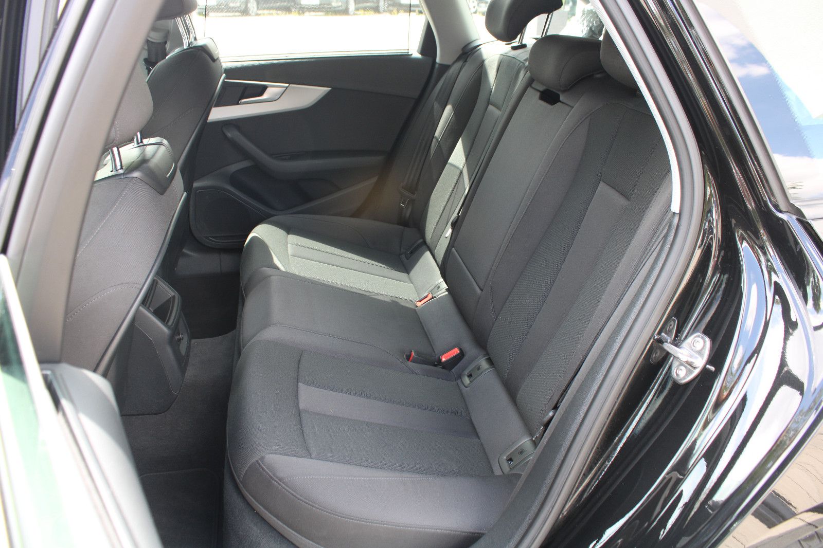 Audi A4 Avant 35 TDI S-Tronic - Samsaru's Car Outlet