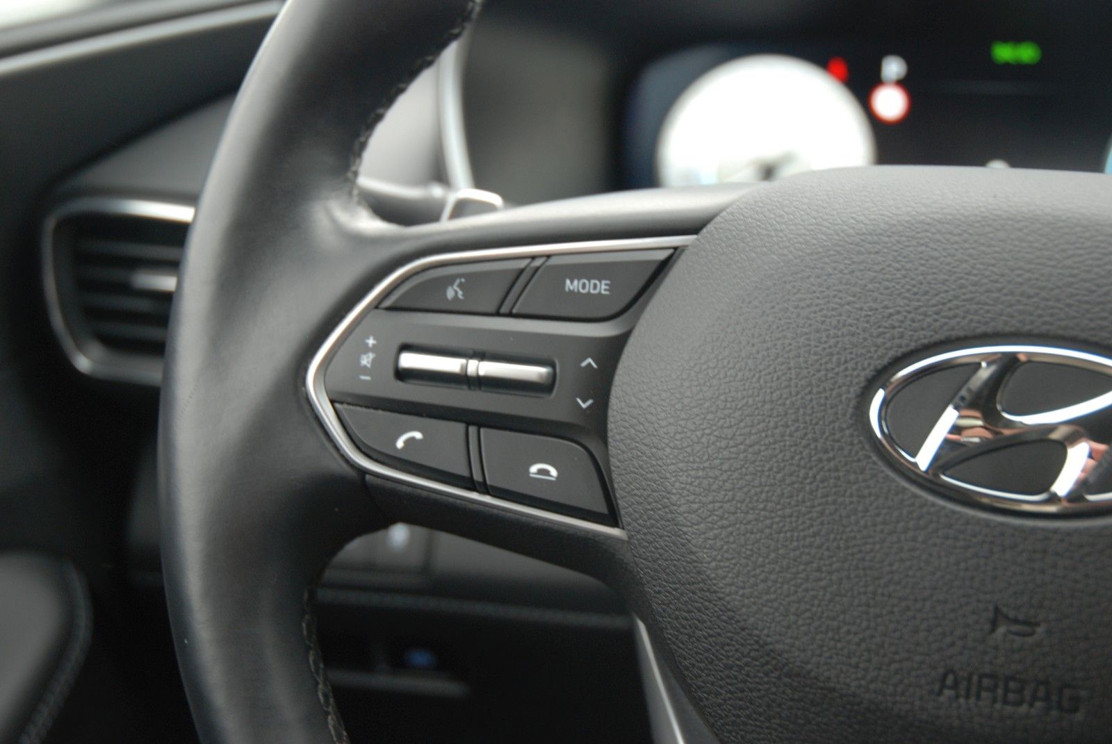 Hyundai SANTA FE 2.2 CRDi Prime 4WD - Samsaru's Car Outlet