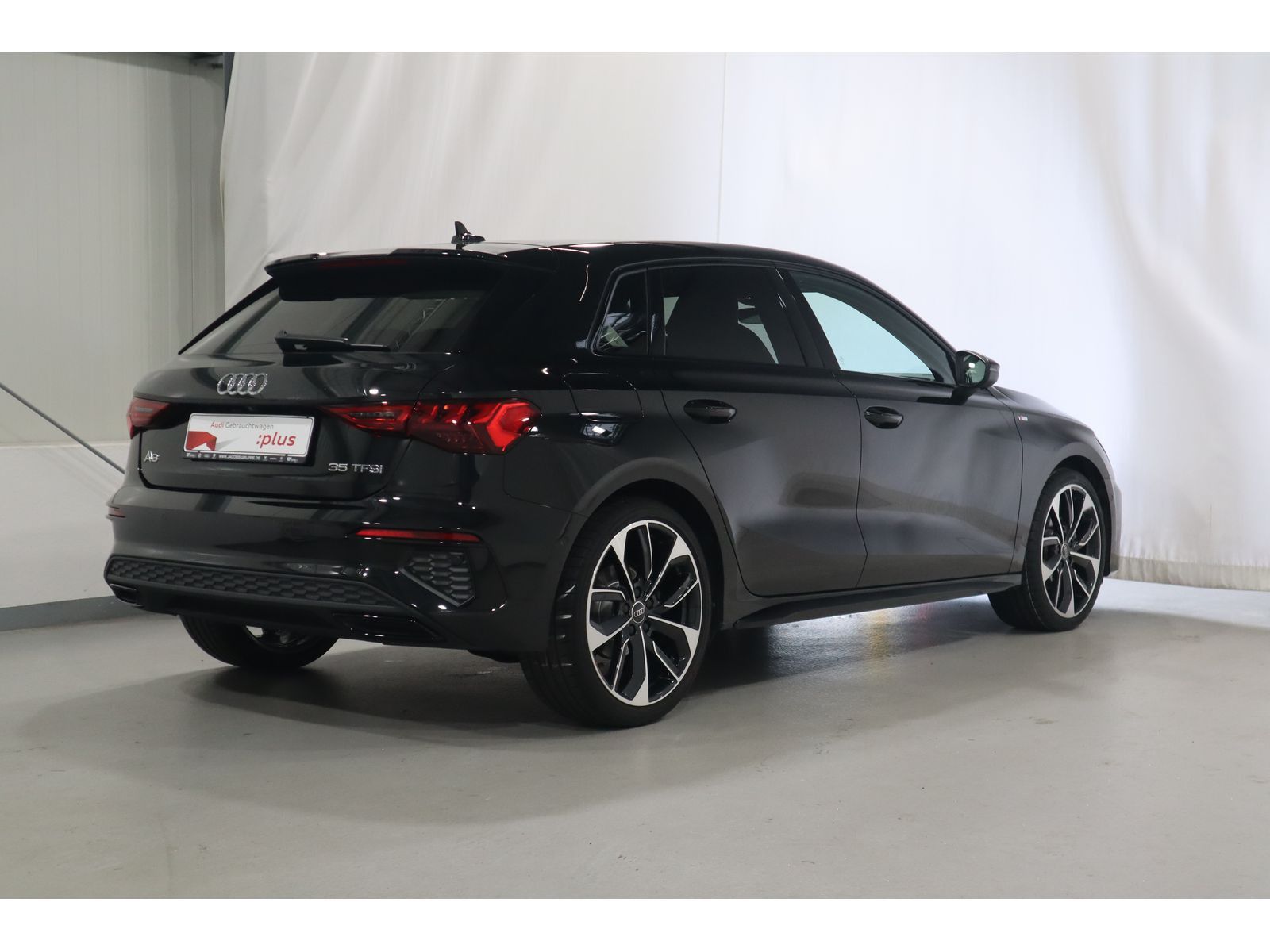 Audi A3 Sportback 35 TFSI S line - Samsaru's Car Outlet
