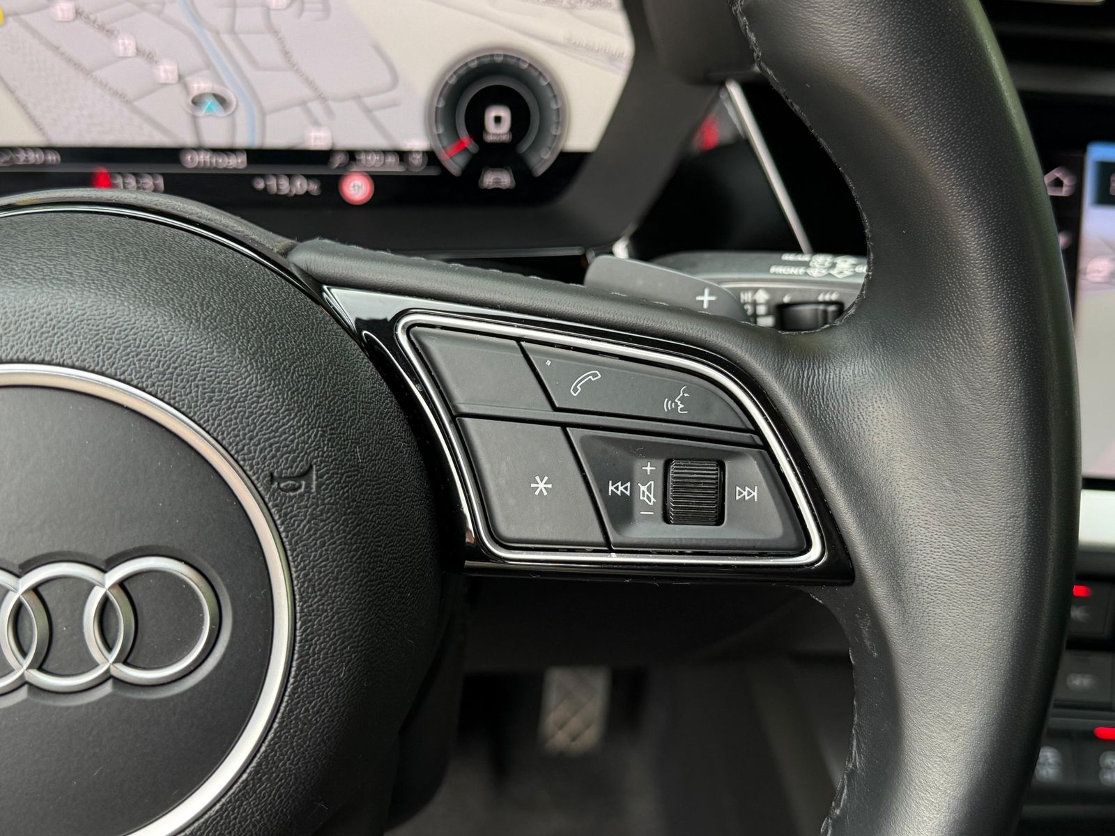 Audi A3 30 TDI S-tr. S-Line LED+MMI+KAM+SHZ+VIRT+DAB+