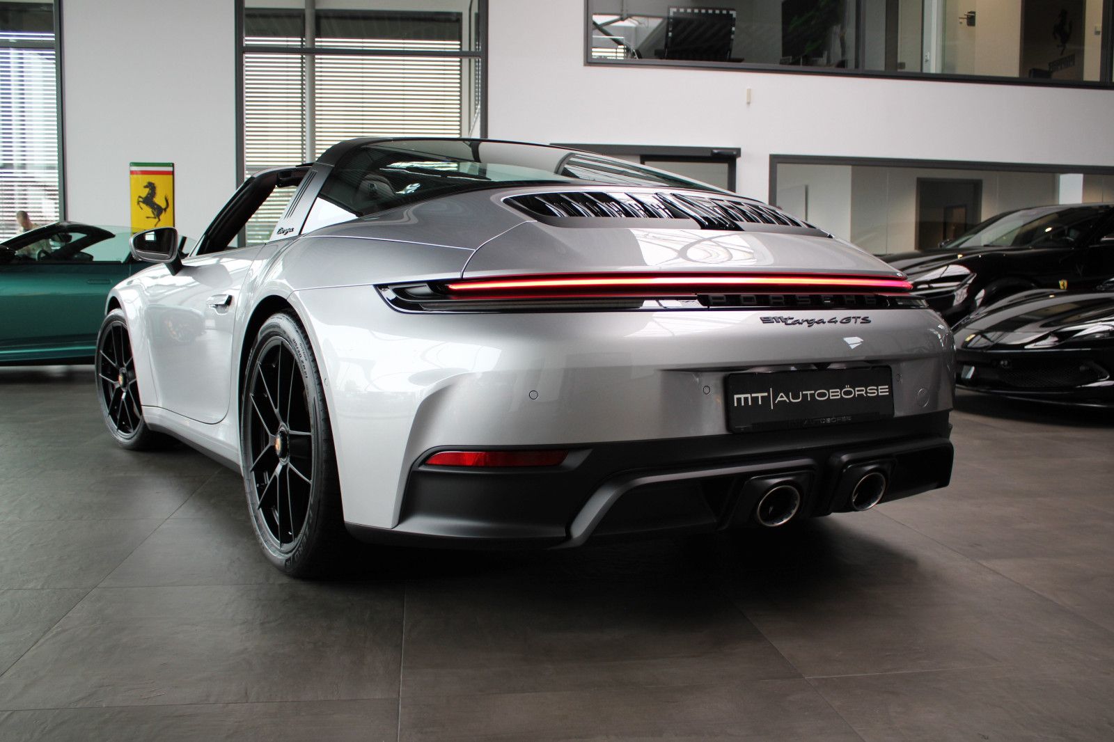 Porsche 992 TARGA 4 GTS T-HYBRID BOSE/LIFT/HD-MATRIX/21"