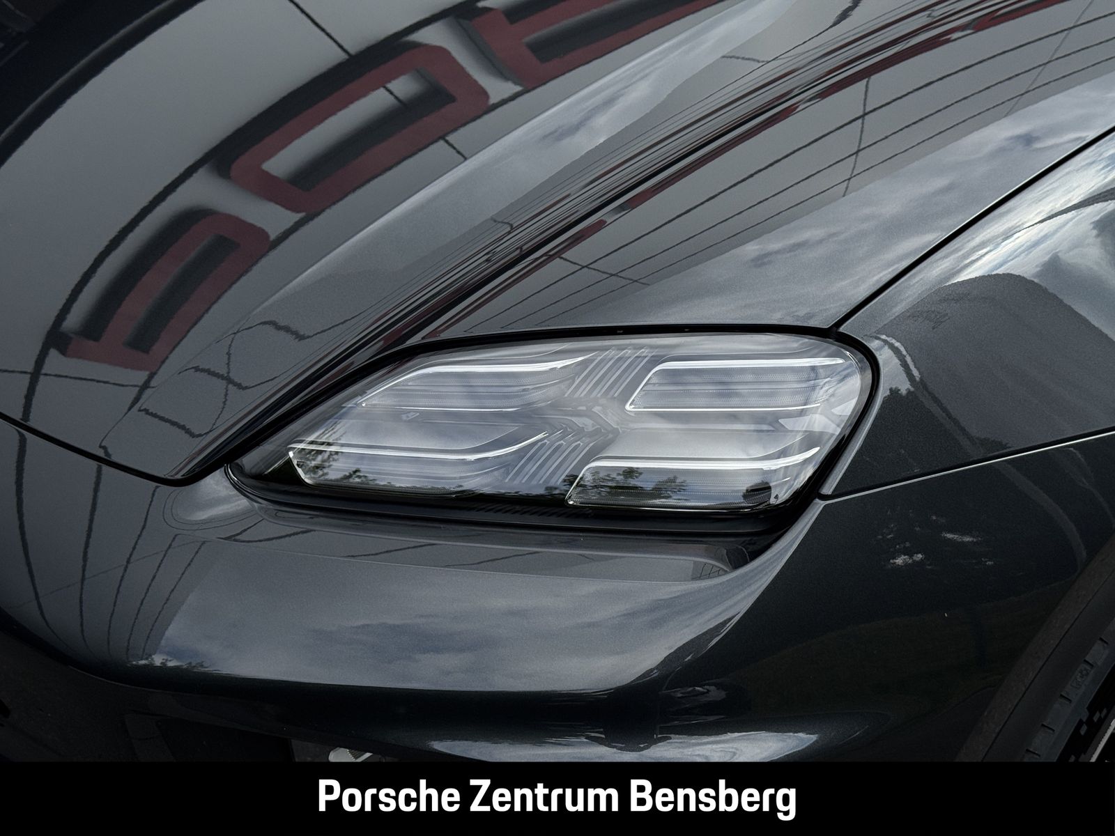 Porsche Macan Electric 4