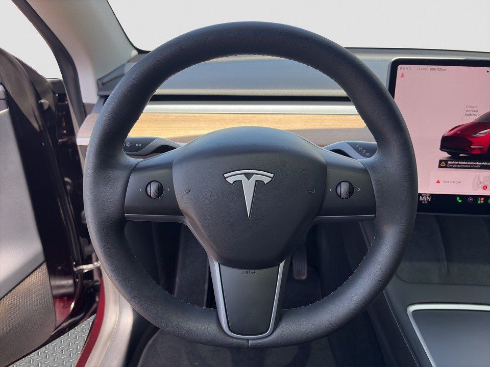 Tesla Model Y LONG RANGE+AHK+AWD+SPURWECHSEL+PANO