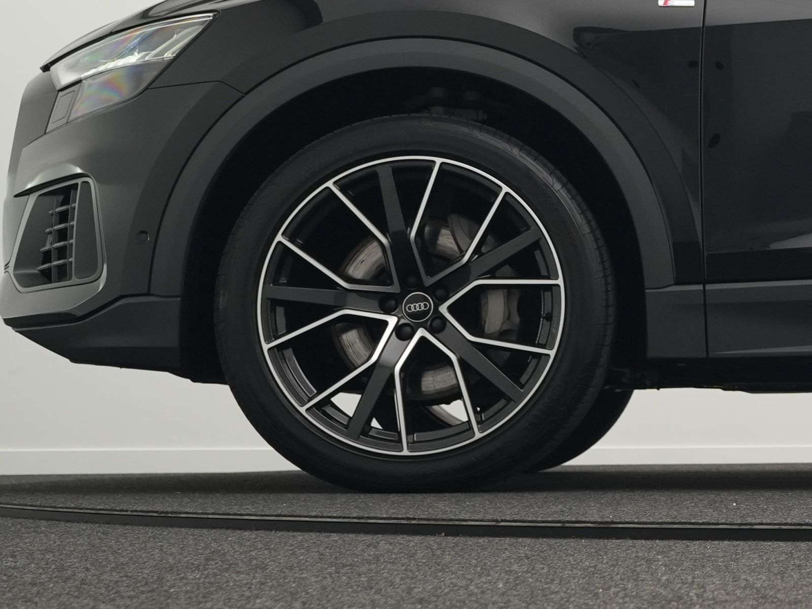 Audi Q8 55 TFSI quattro tiptronic 2x S line