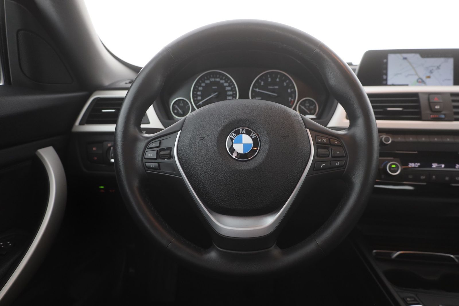 BMW 320i Gran Turismo - Samsaru's Car Outlet