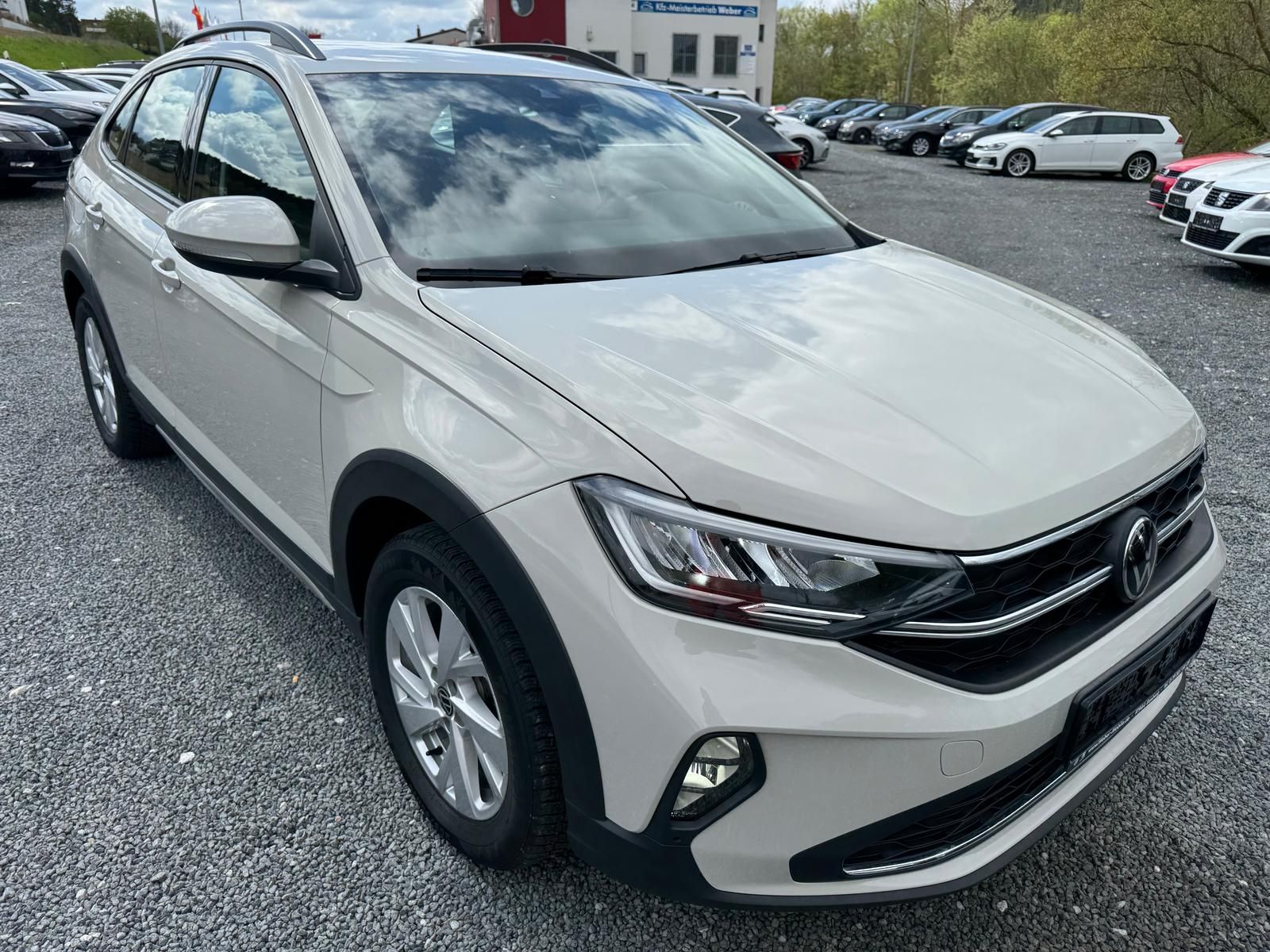 Volkswagen Taigo 1.0 TSI Life - Samsaru's Car Outlet