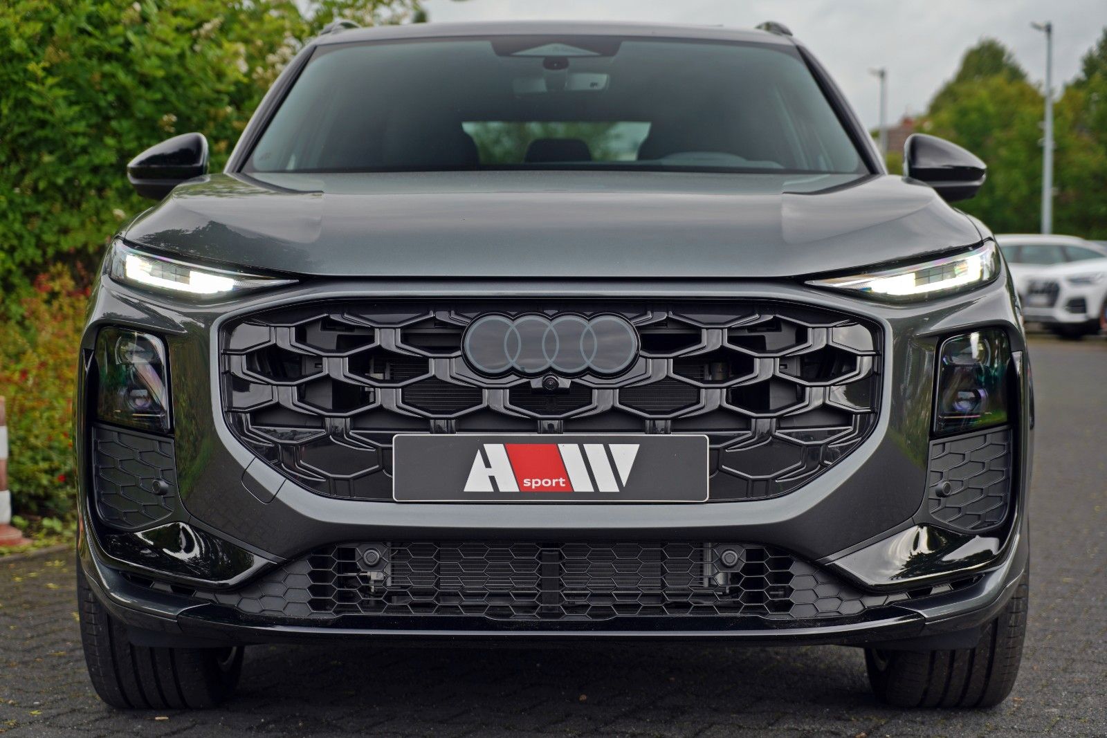 Audi Q3 SUV e-hybrid AHK S-LINE PANO TECH PRO MATRIX
