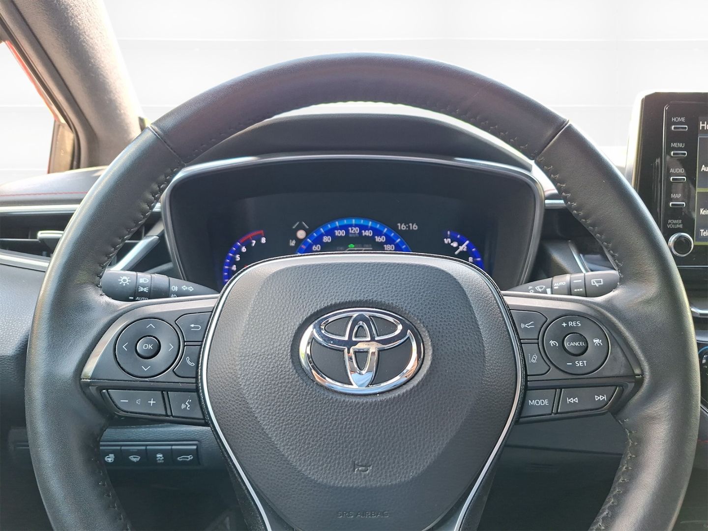 Toyota Corolla Touring Sports 2.0 Hybrid Lounge - Samsaru's Car Outlet