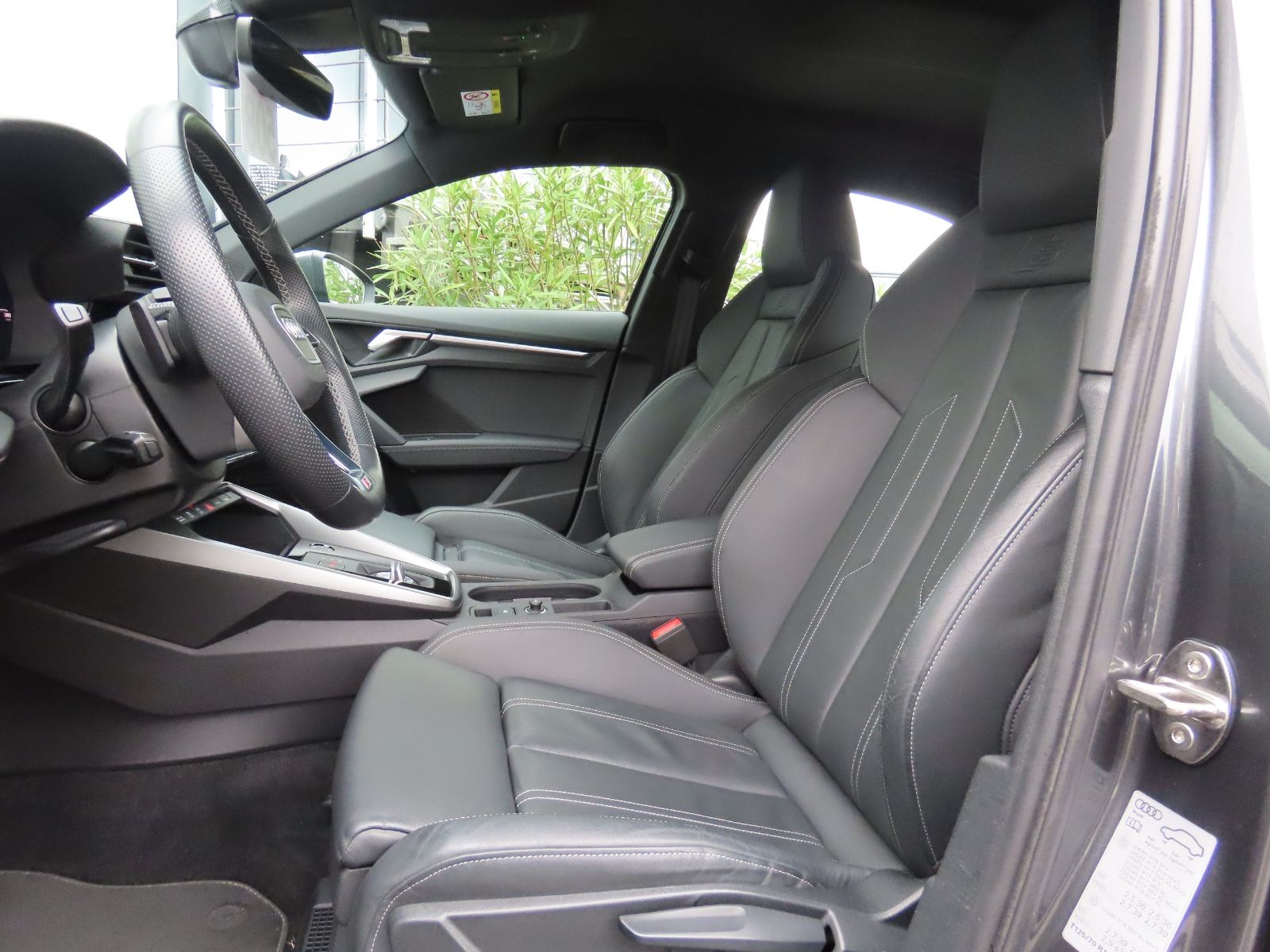 Audi A3 Limousine 35 TFSI S line Leder Ambiente