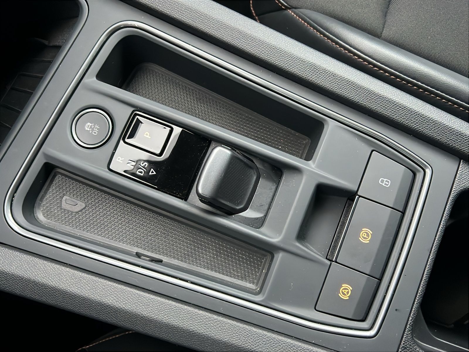 Cupra Formentor 1.4 eHybrid VZ KAMERA LM19 AHK