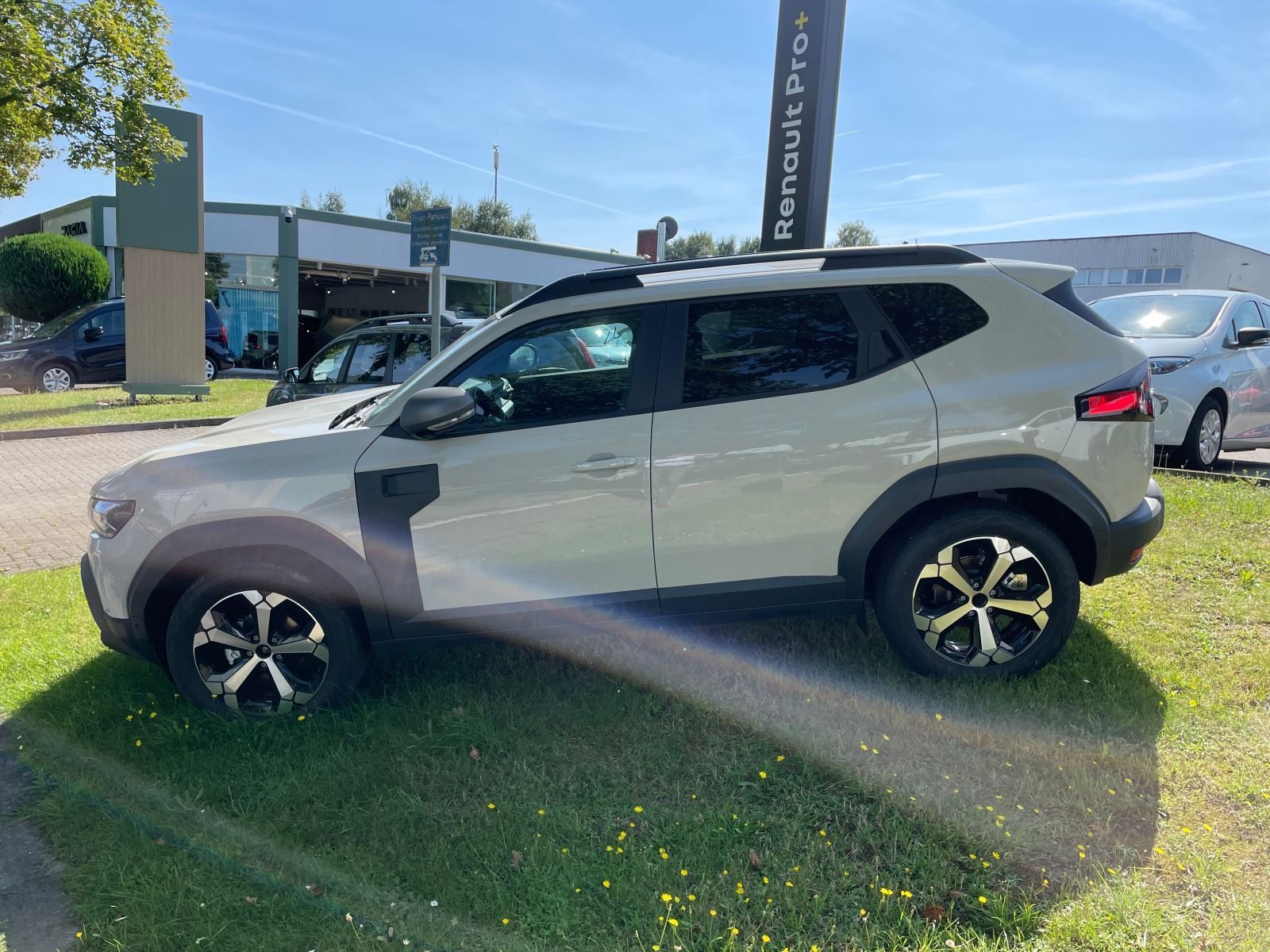 Dacia Duster III Journey Hybrid 140 - Samsaru's Car Outlet