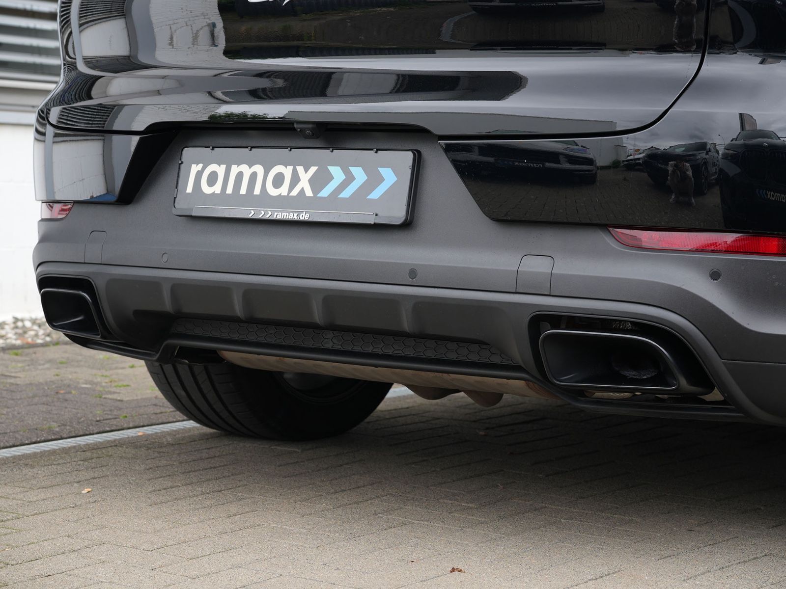 Porsche E-Hybrid MY24-INNODRIVE-ACC-LUFTF.-PANO-BOSE-RS