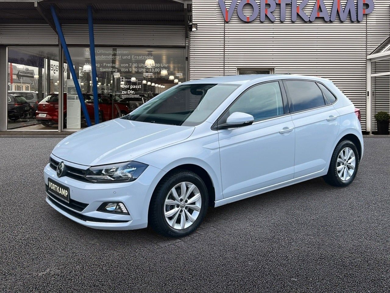 Volkswagen Polo VI Highline DSG - Samsaru's Car Outlet