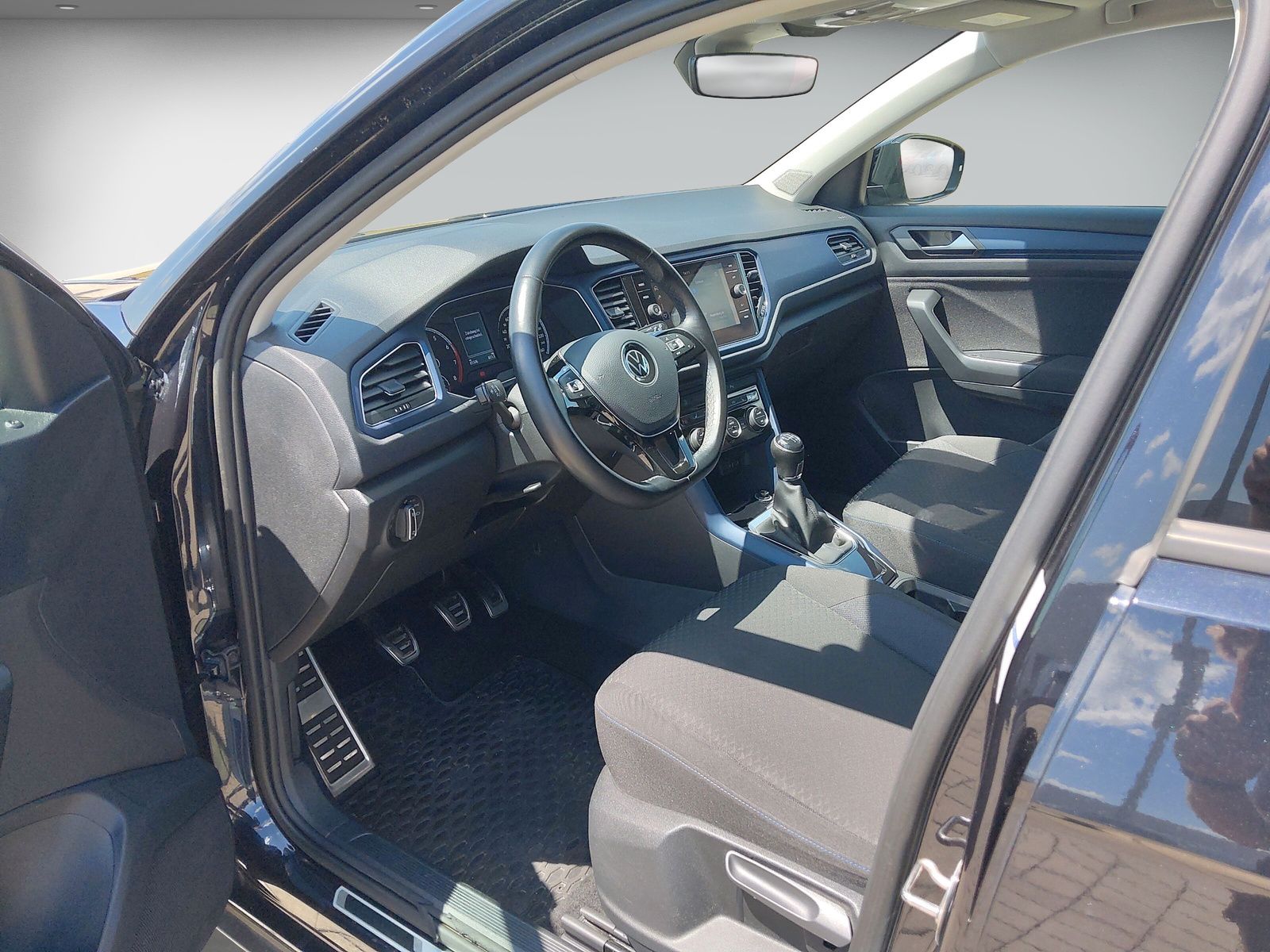 Volkswagen T-ROC United 1.0 TSI - Samsaru's Car Outlet