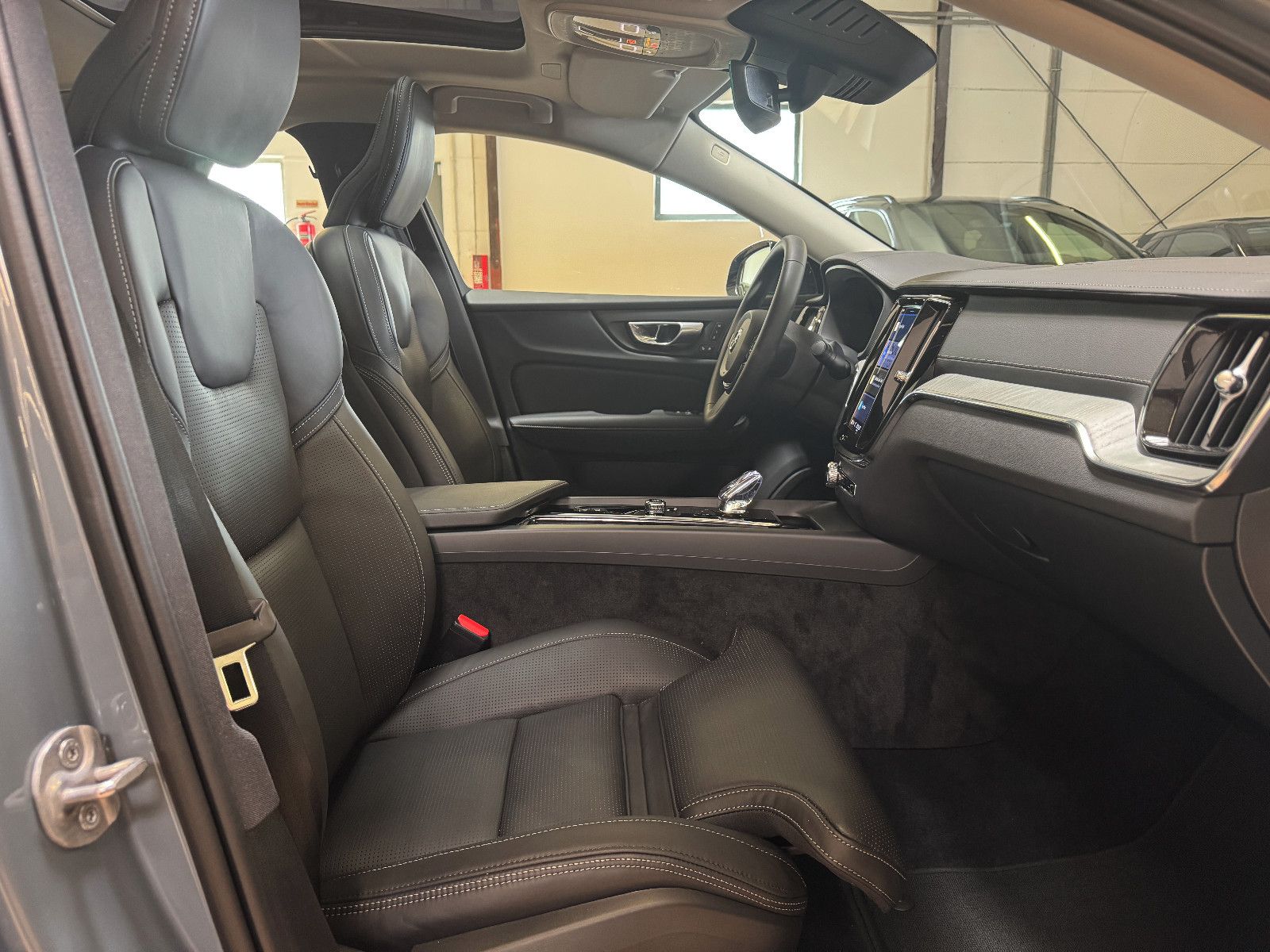 Volvo S60 B5 Ultimate Dark AWD GSD Massage Standheiz.