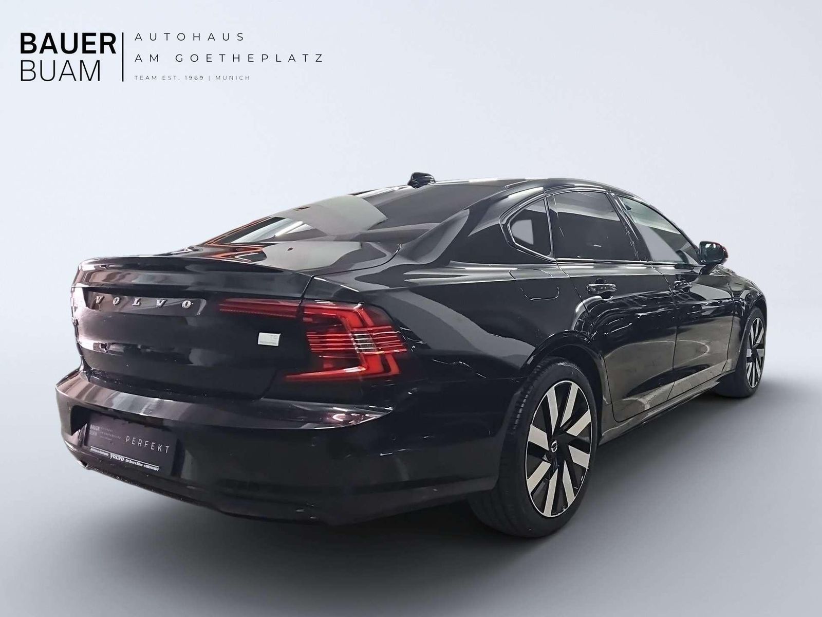 Volvo S90 Ultimate Dark Recharge Plug-In Hybrid AWD