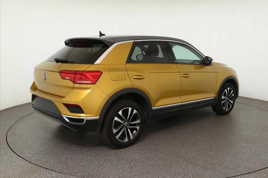 Volkswagen T-Roc 1.5 TSI DSG - Samsaru's Car Outlet