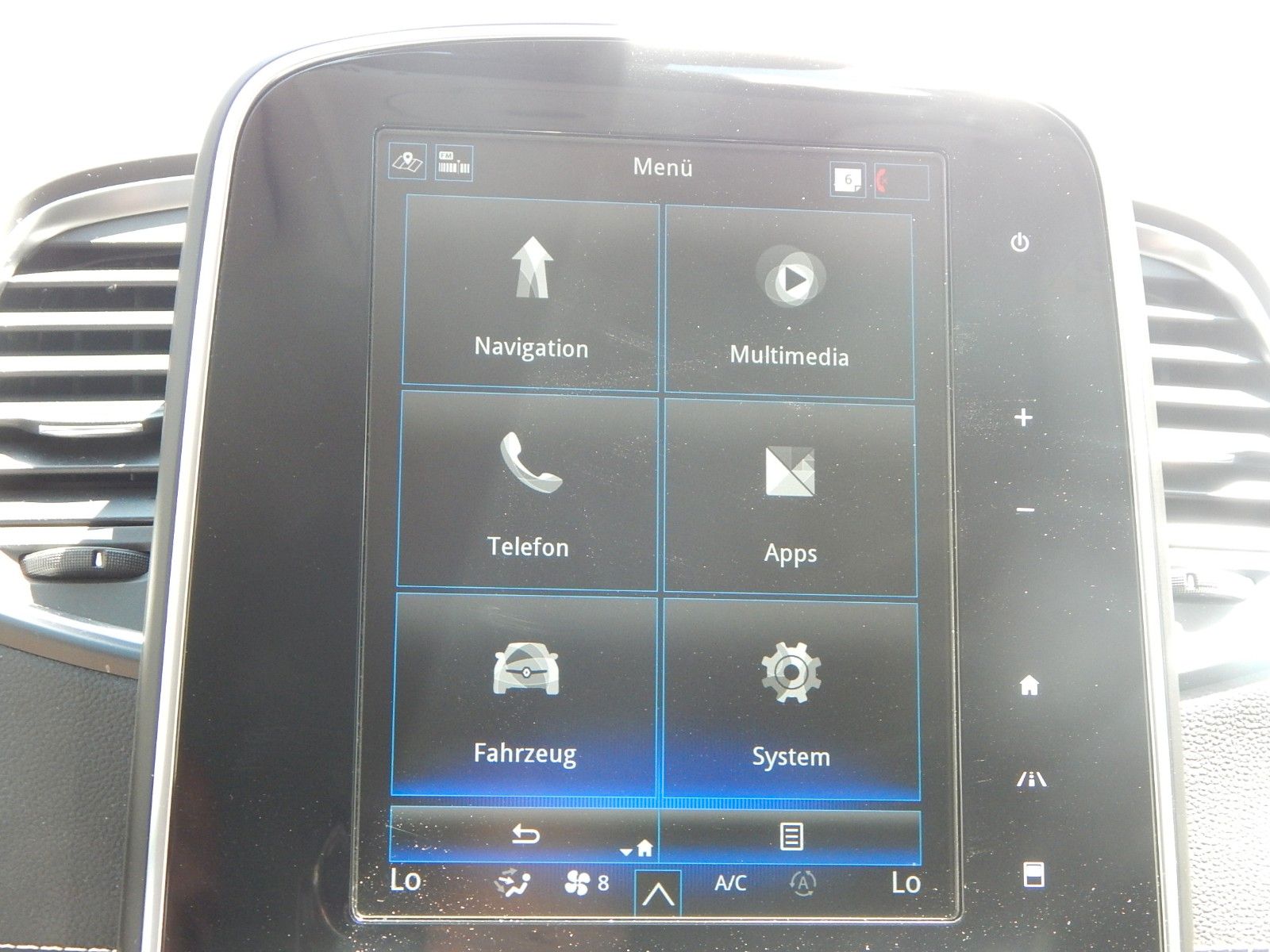 Renault Scenic TCe 140 Black Edition - Samsaru's Car Outlet