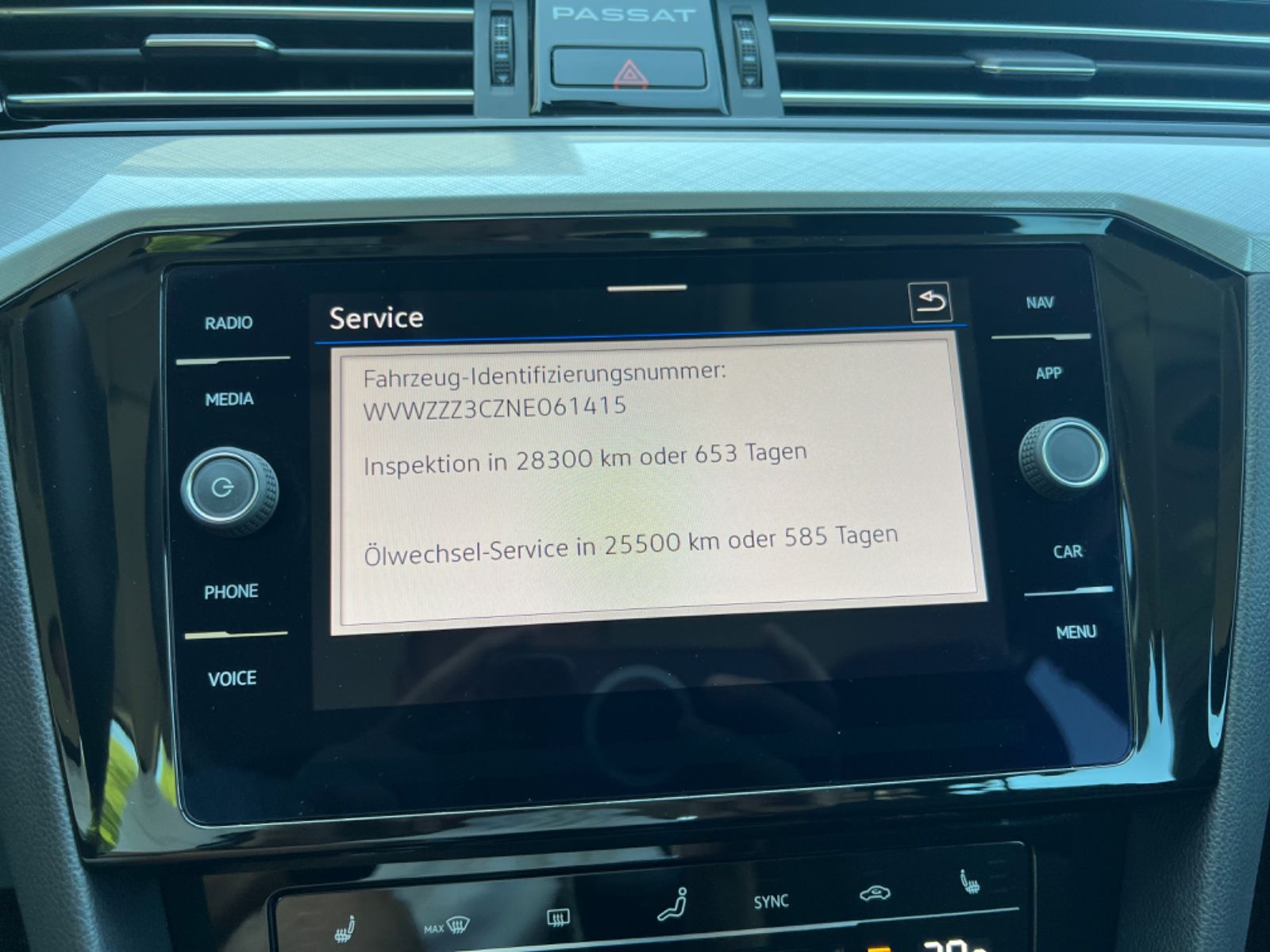 Volkswagen Passat 2.0 TDI - Samsaru's Car Outlet