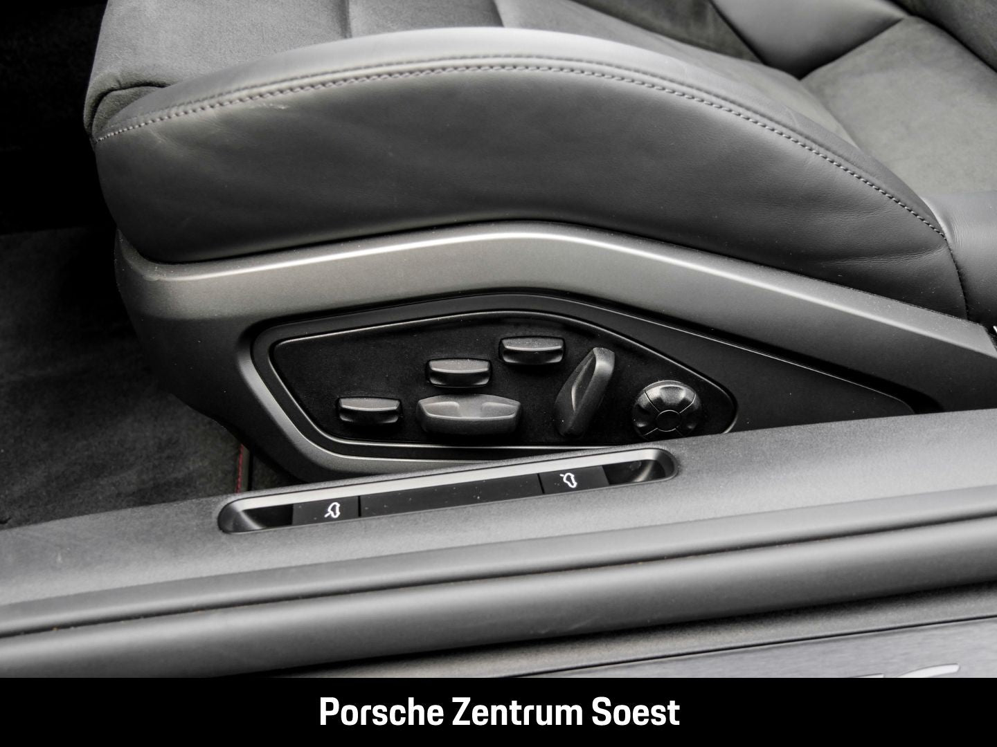Porsche 911 Carrera 4 GTS Cabriolet/PASM/BOSE