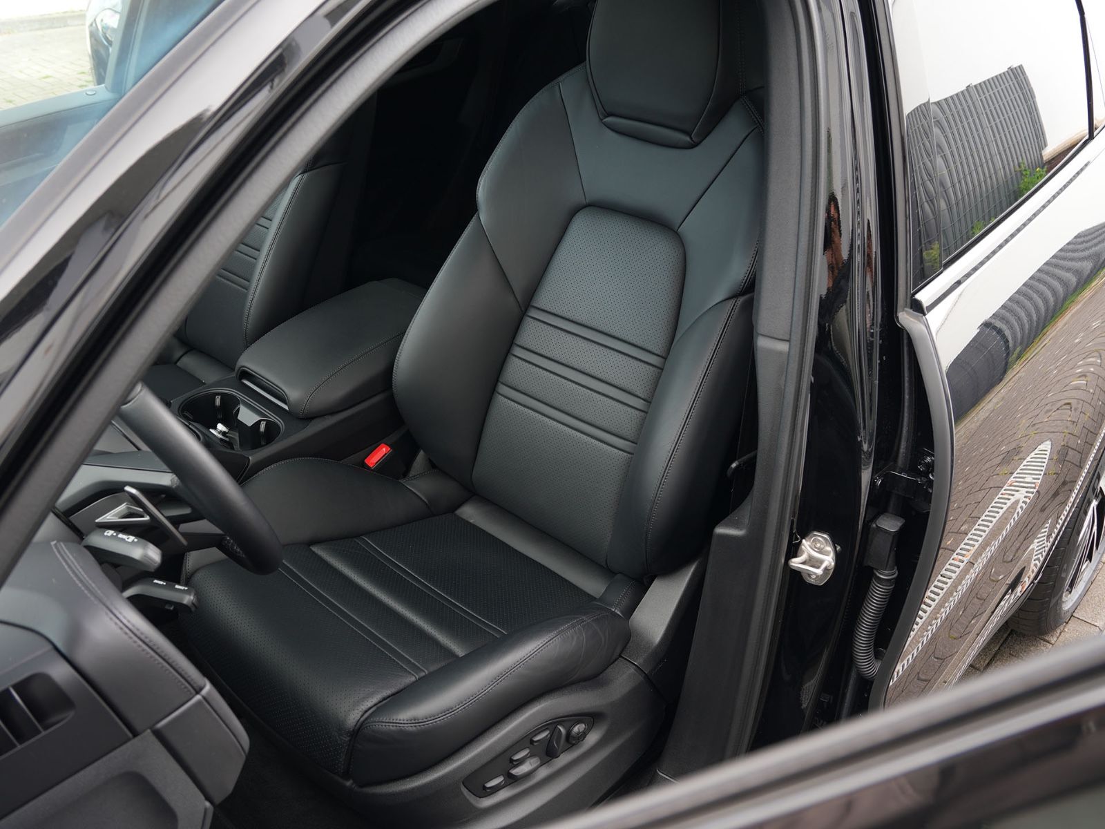 Porsche E-Hybrid MY24-INNODRIVE-ACC-LUFTF.-PANO-BOSE-RS
