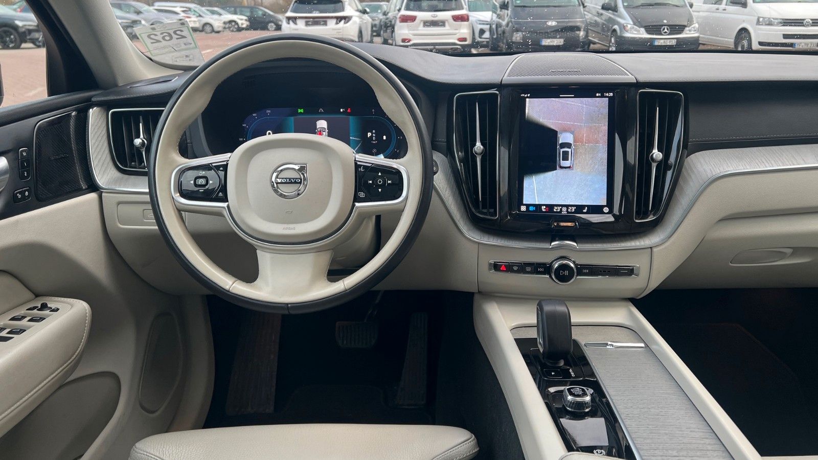 Volvo XC60 B5 D Ultimate Dark AWD*360°*AHK*HUD*LUFT*