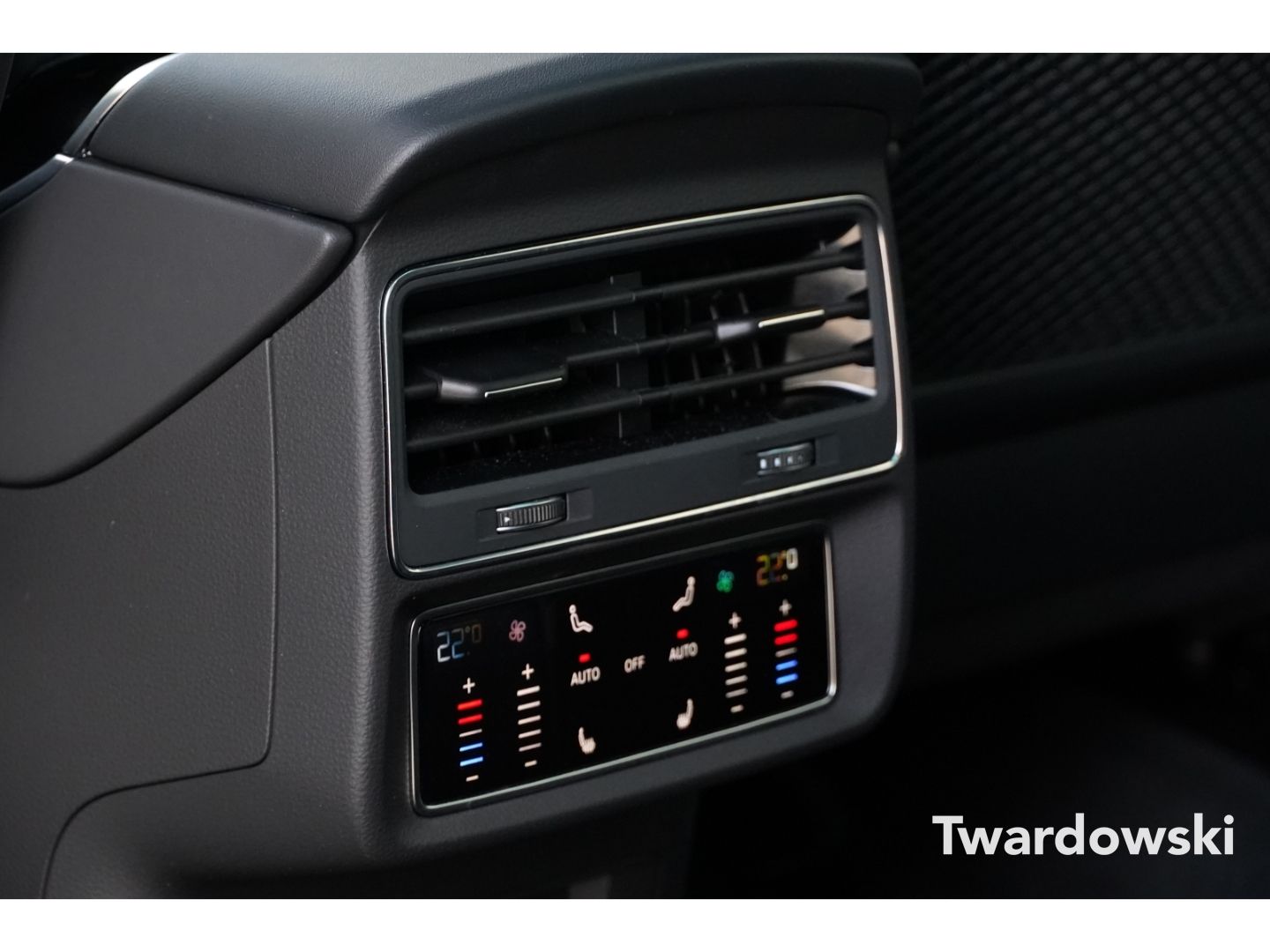 Audi Q8 50 TDI S line Pano Hud Matrix 23'' B&O AHK 36