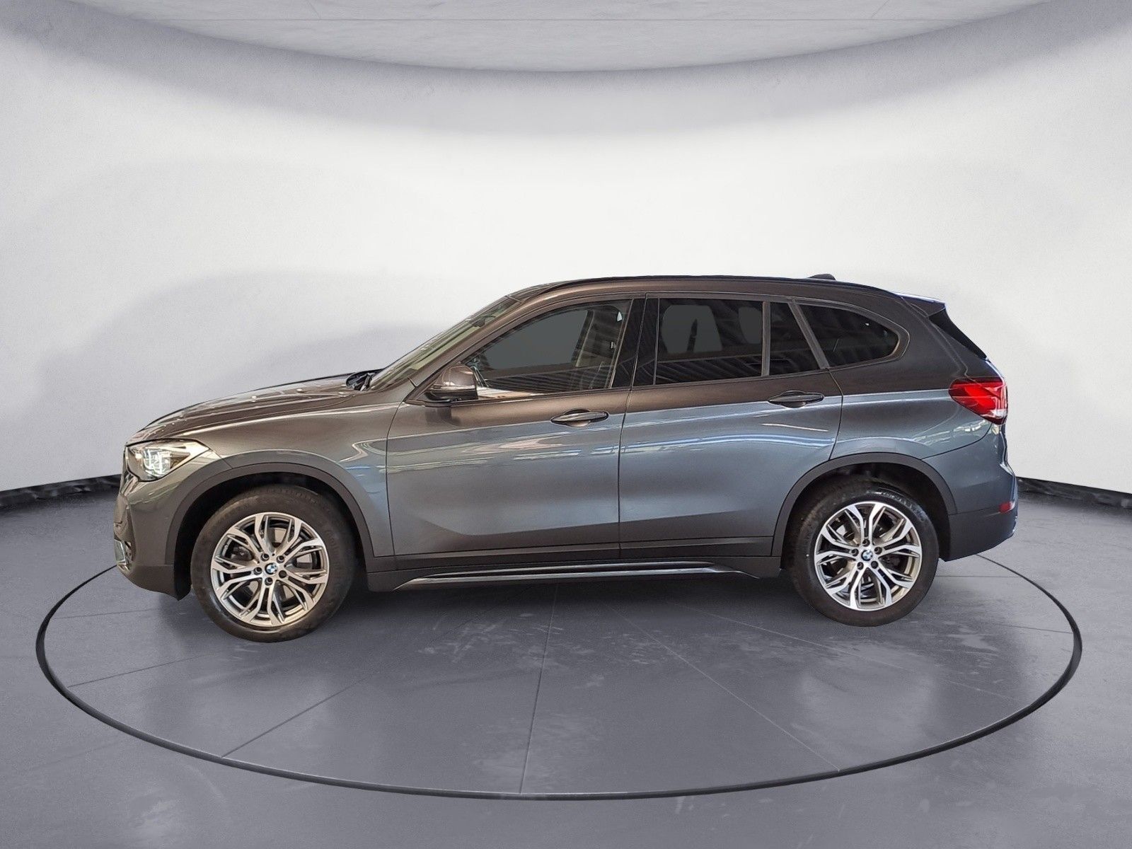 BMW X1 xDrive20d Sport Line - Samsaru's Car Outlet