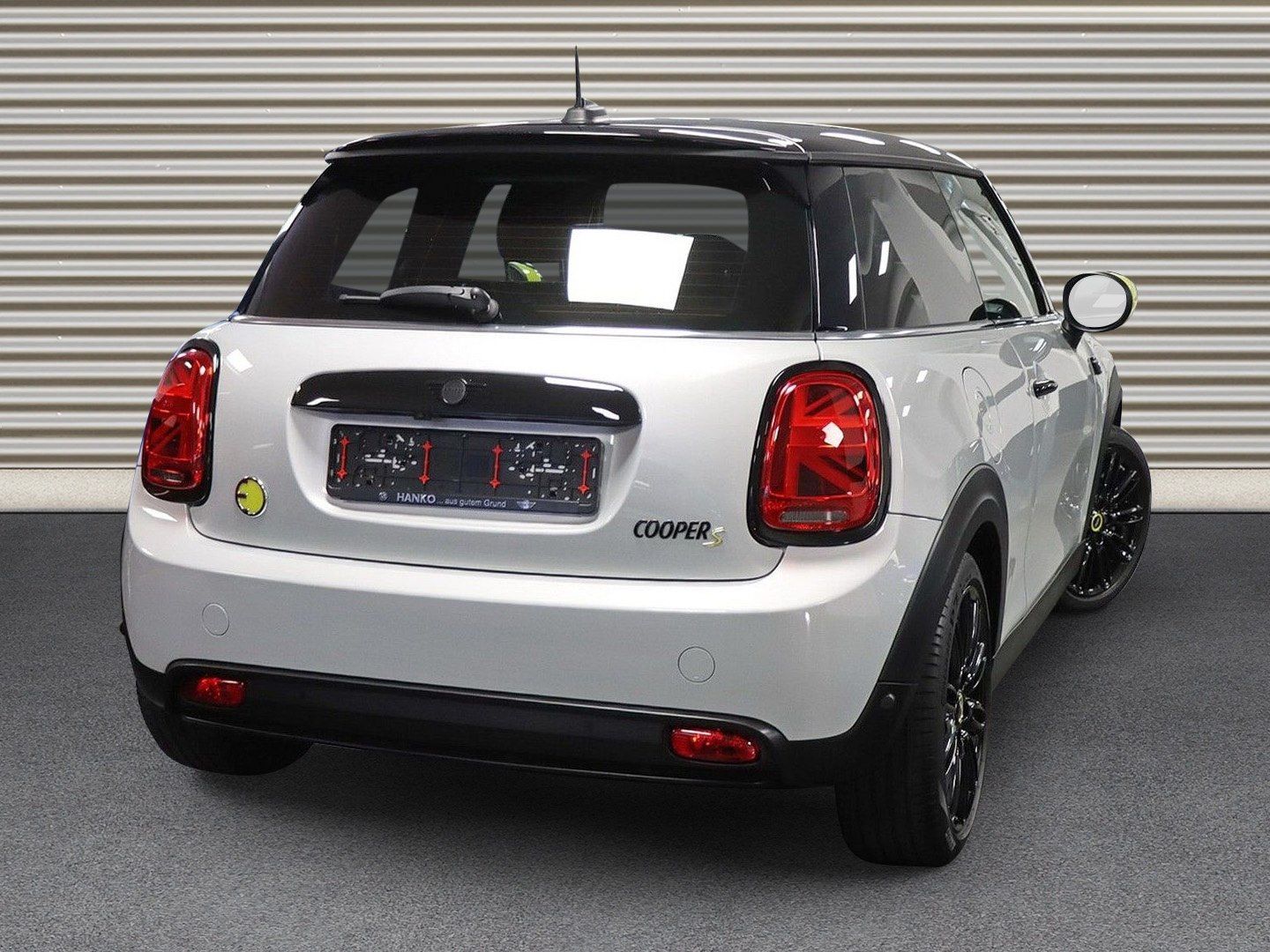 MINI Cooper SE Classic - Samsaru's Car Outlet
