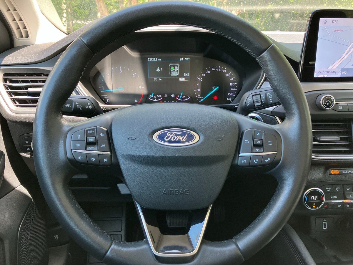 Ford Focus Turnier Titanium X 1.5 EcoBl. Aut. - Samsaru's Car Outlet