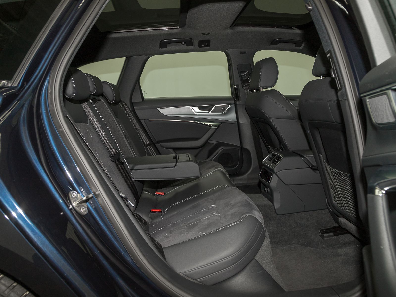 Audi A6 Avant 45 TDI Q S LINE - Samsaru's Car Outlet