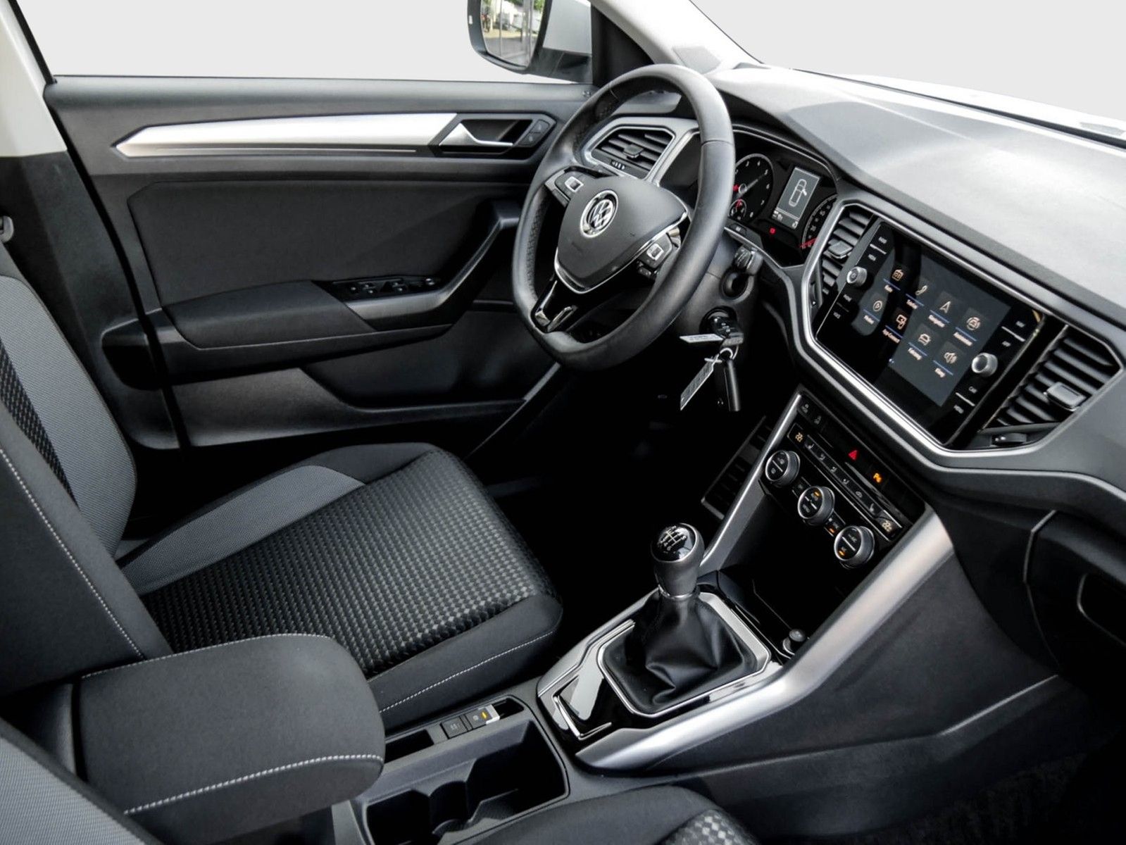 Volkswagen T-Roc ACTIVE 1.0 TSI - Samsaru's Car Outlet