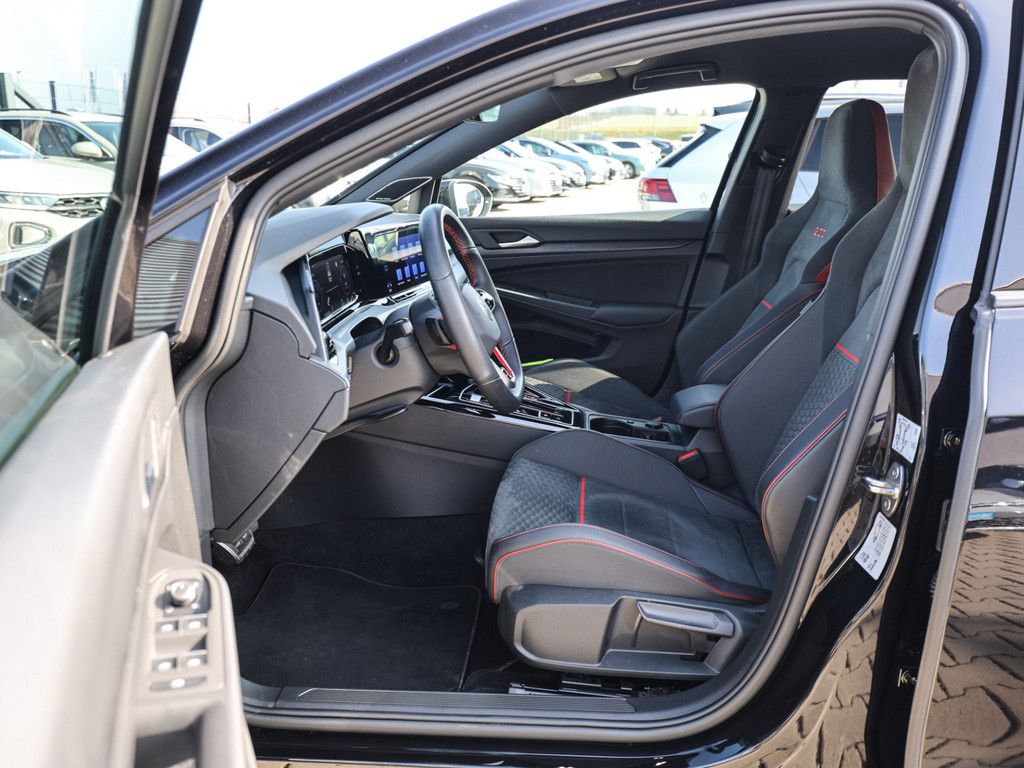 Volkswagen Golf VIII GTI Clubsport DSG - Samsaru's Car Outlet