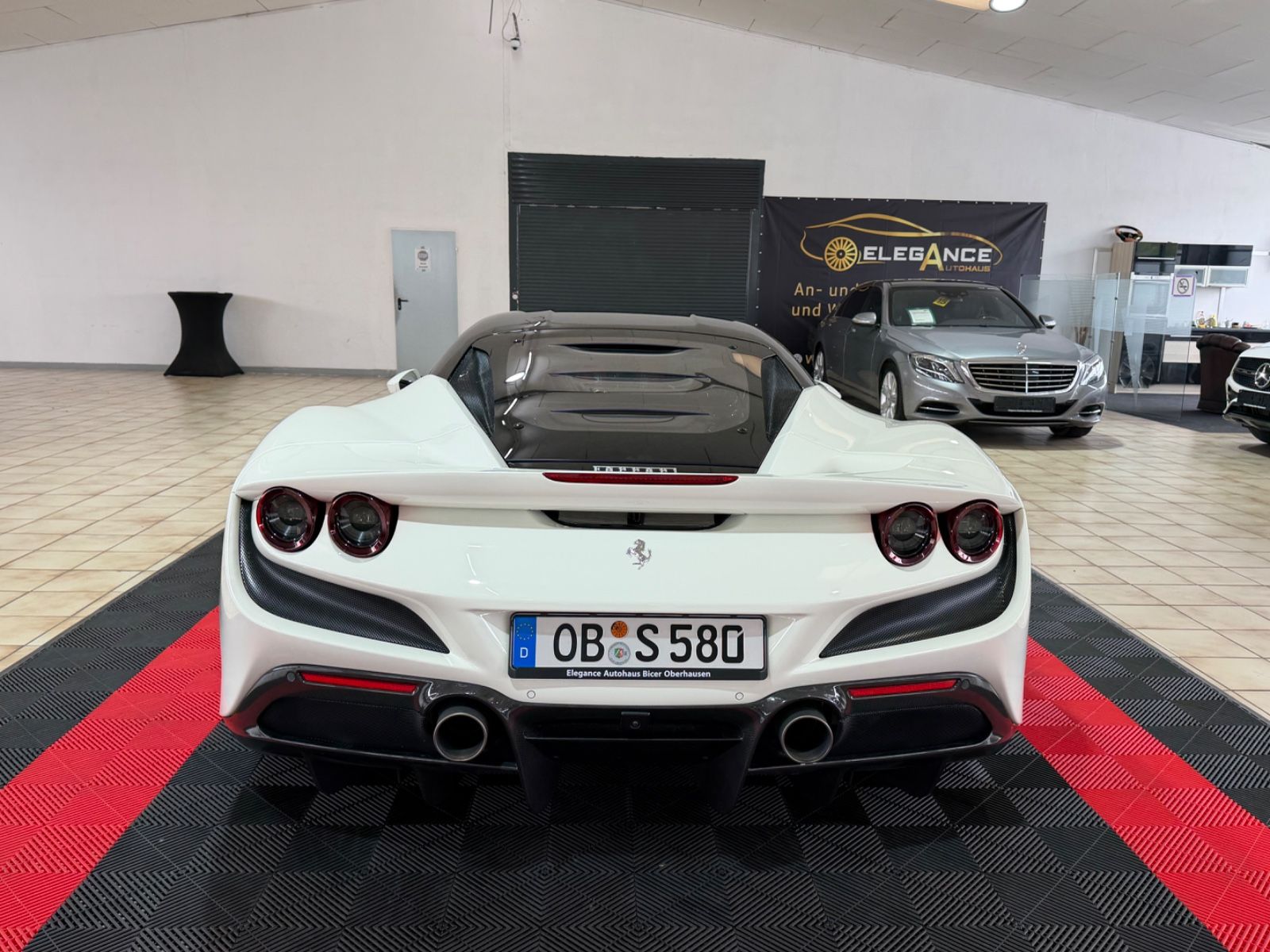 Ferrari F8 Carbon Paket/JBL/Lift