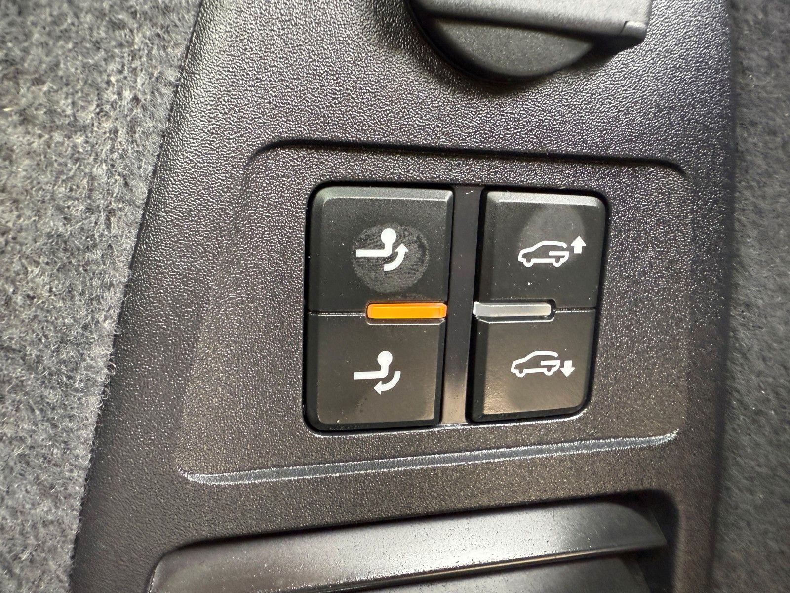Volkswagen Touareg Elegance 4Motion TDI - Samsaru's Car Outlet
