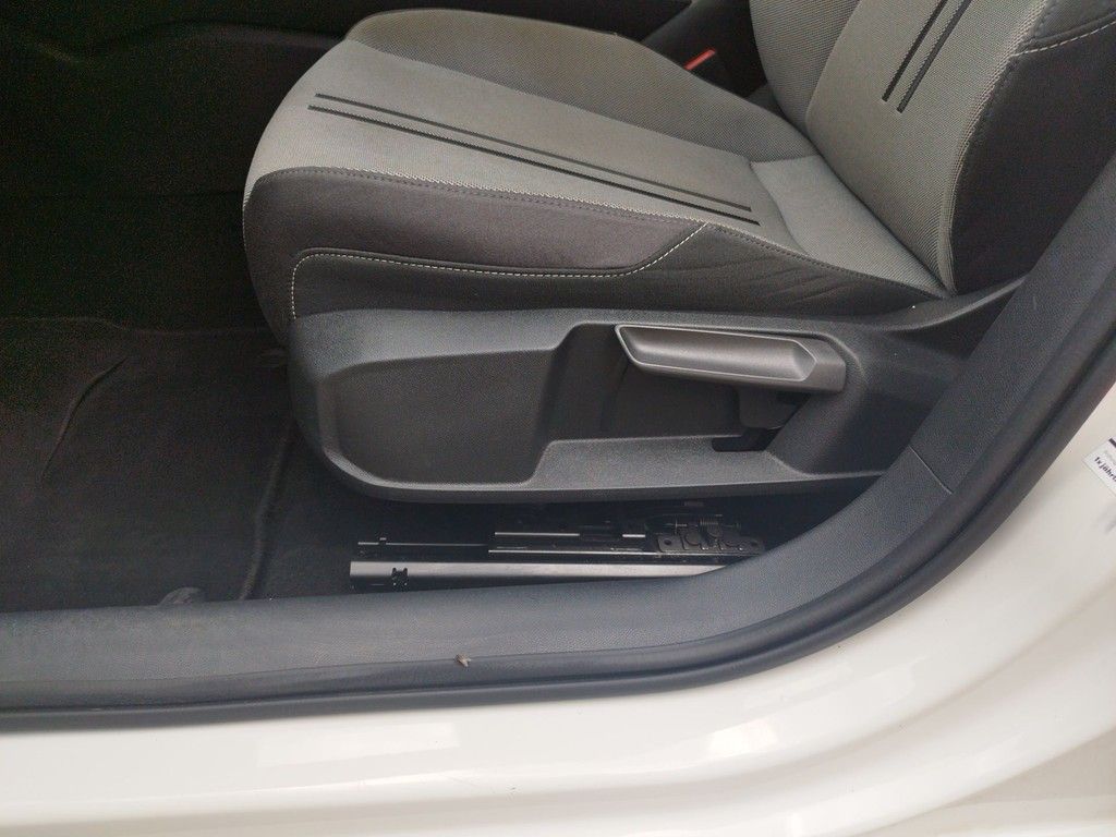 Seat Leon ST 2.0 TDI DSG Style - Samsaru's Car Outlet