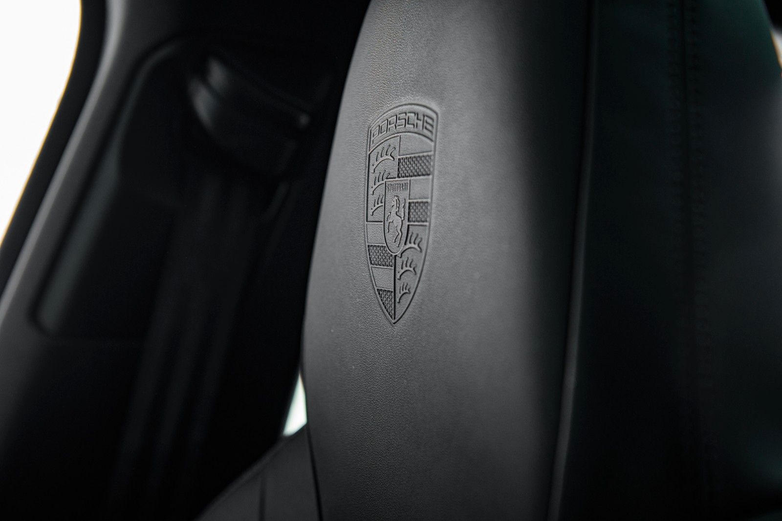 Porsche Cayenne Coupe E-Hybrid / SportDesign / VAT