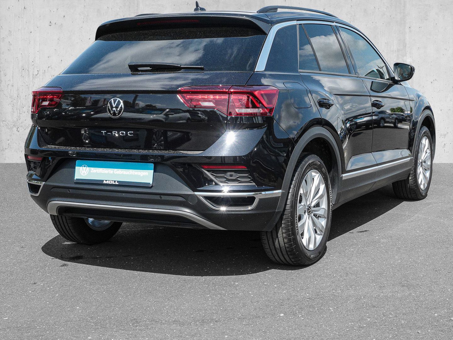 Volkswagen T-ROC 1.5 TSI DSG Sport - Samsaru's Car Outlet