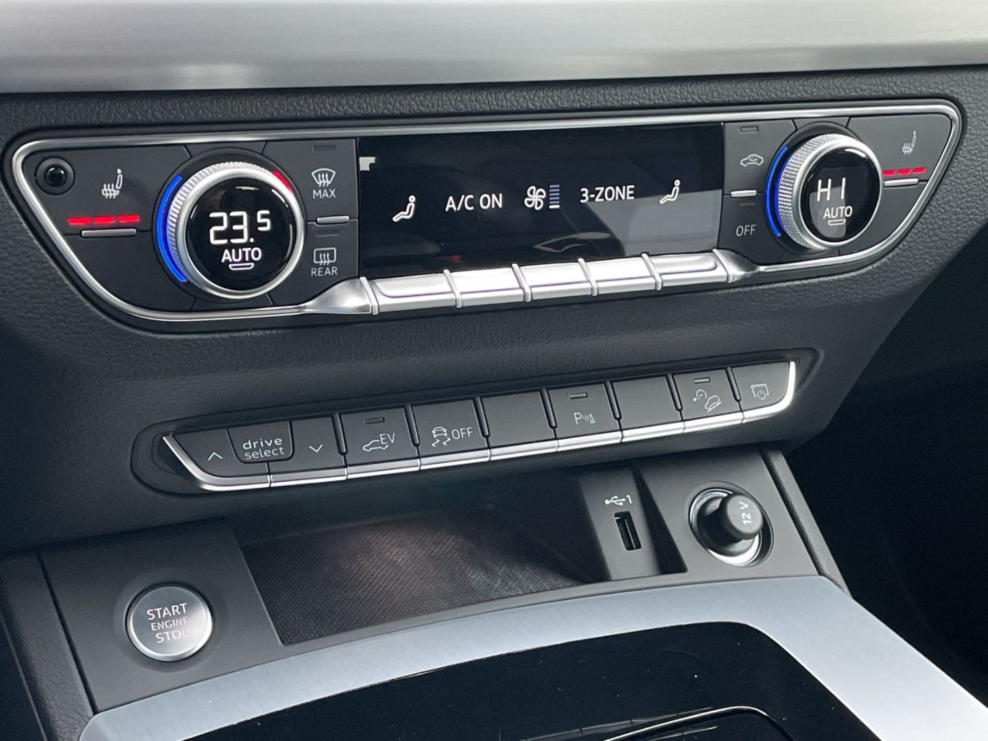 Audi Q5 55 TFSI e quattro S line AHK/HUD/Matrix/Navi/
