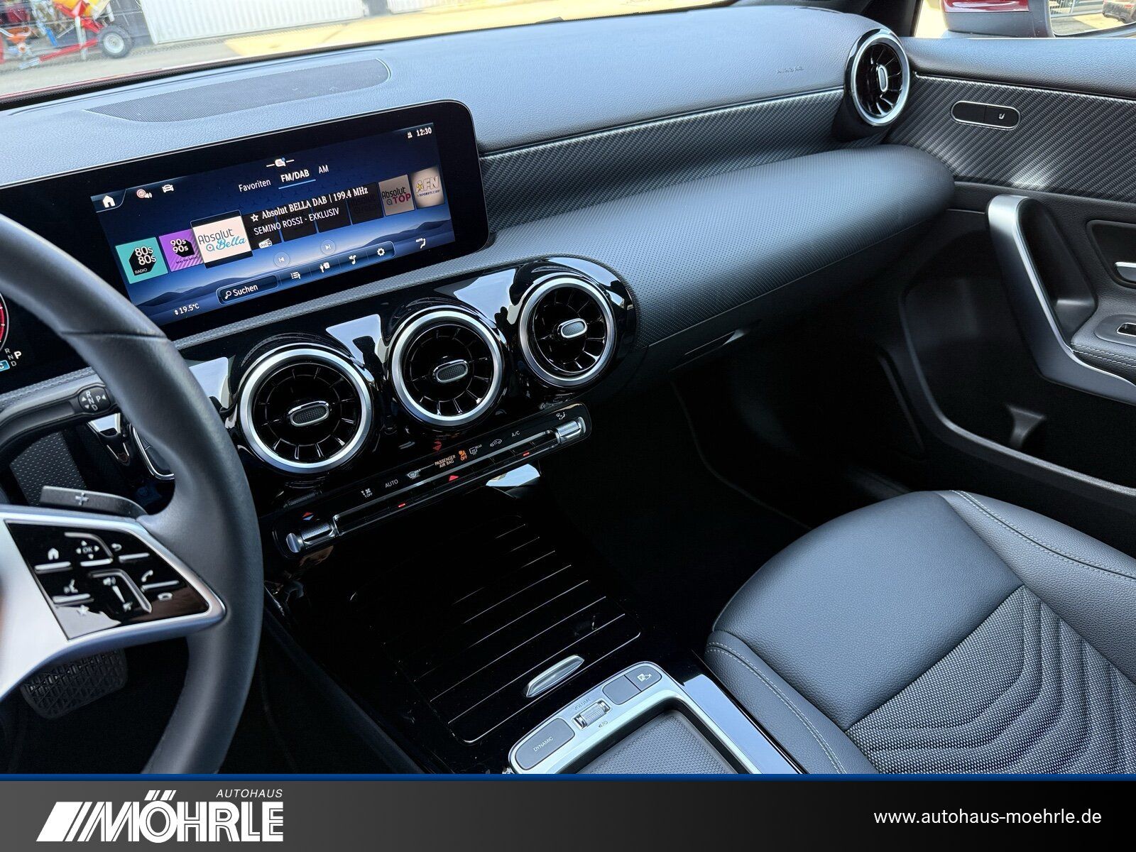 Mercedes-Benz A 200 Progressive Line - Samsaru's Car Outlet